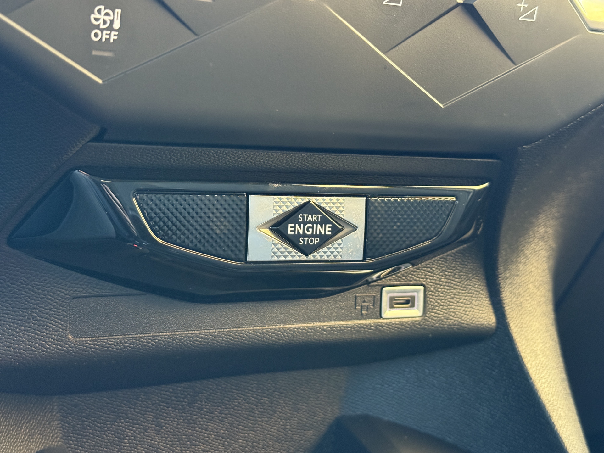 DS 3 1.2 100PK  Bastille | DAB+ | Apple Carplay | Head UP Display