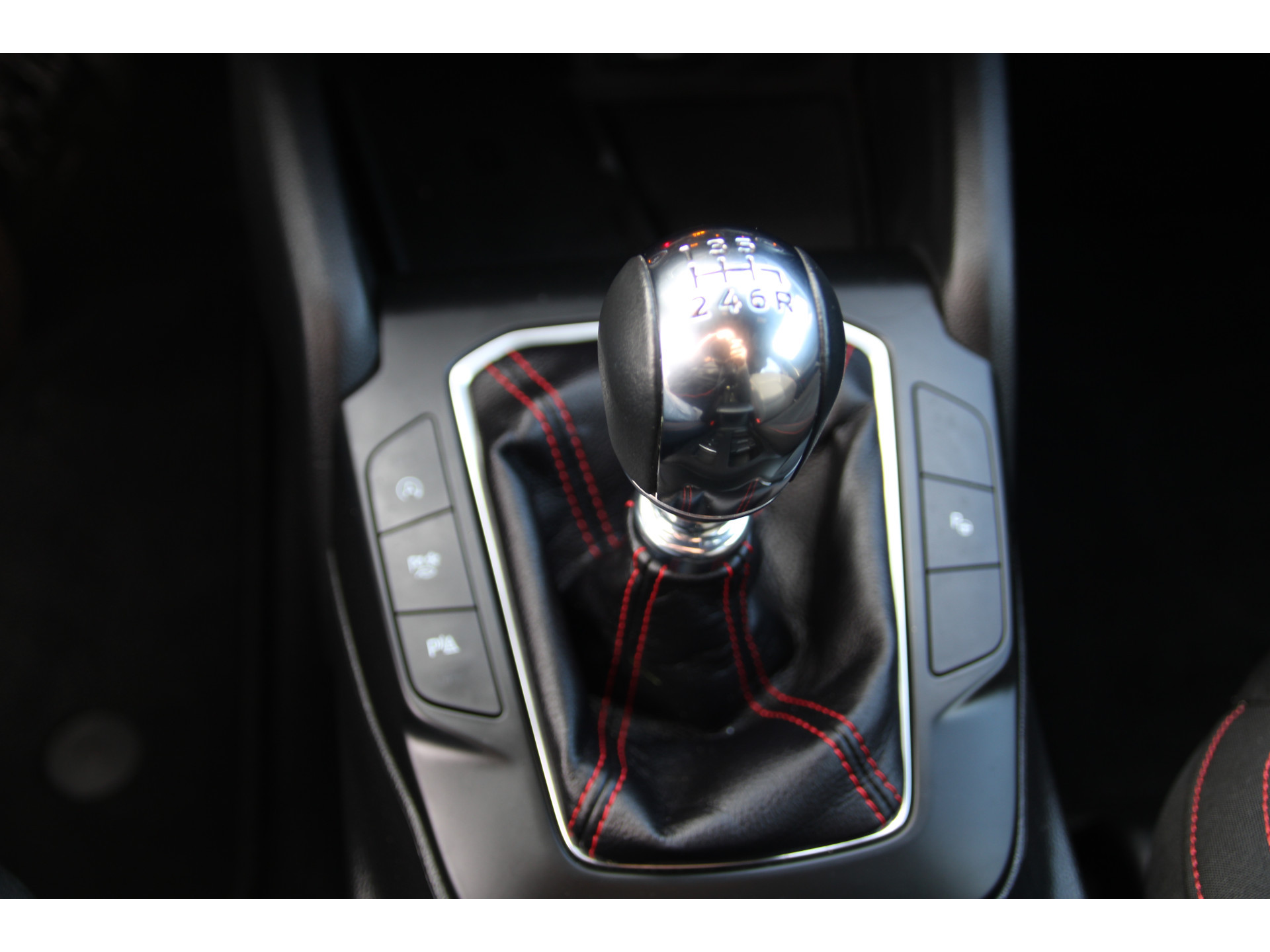 Ford Focus Wagon 1.0 EcoBoost 125 PK Hybrid ST Line TREKHAAK | WINTER- PACK | Camera |