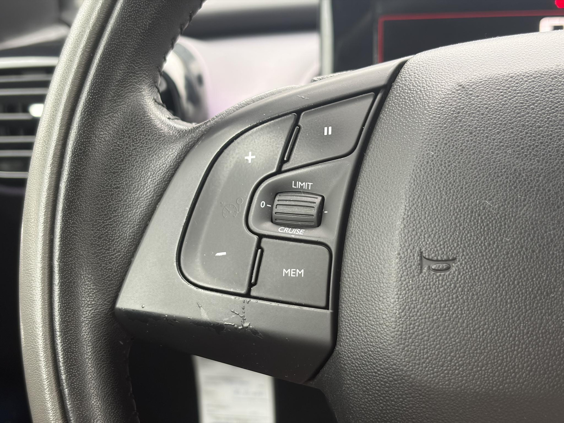 Citroen C4 Cactus 1.2 PureTech Feel ✓D-riem vv in 12-2024✓12e Eigenaar✓Dealer Onderhouden✓Carplay✓ClimaCruise✓Lmv✓Recent beurt gehad✓N.A.P✓Apk tot 08-2027