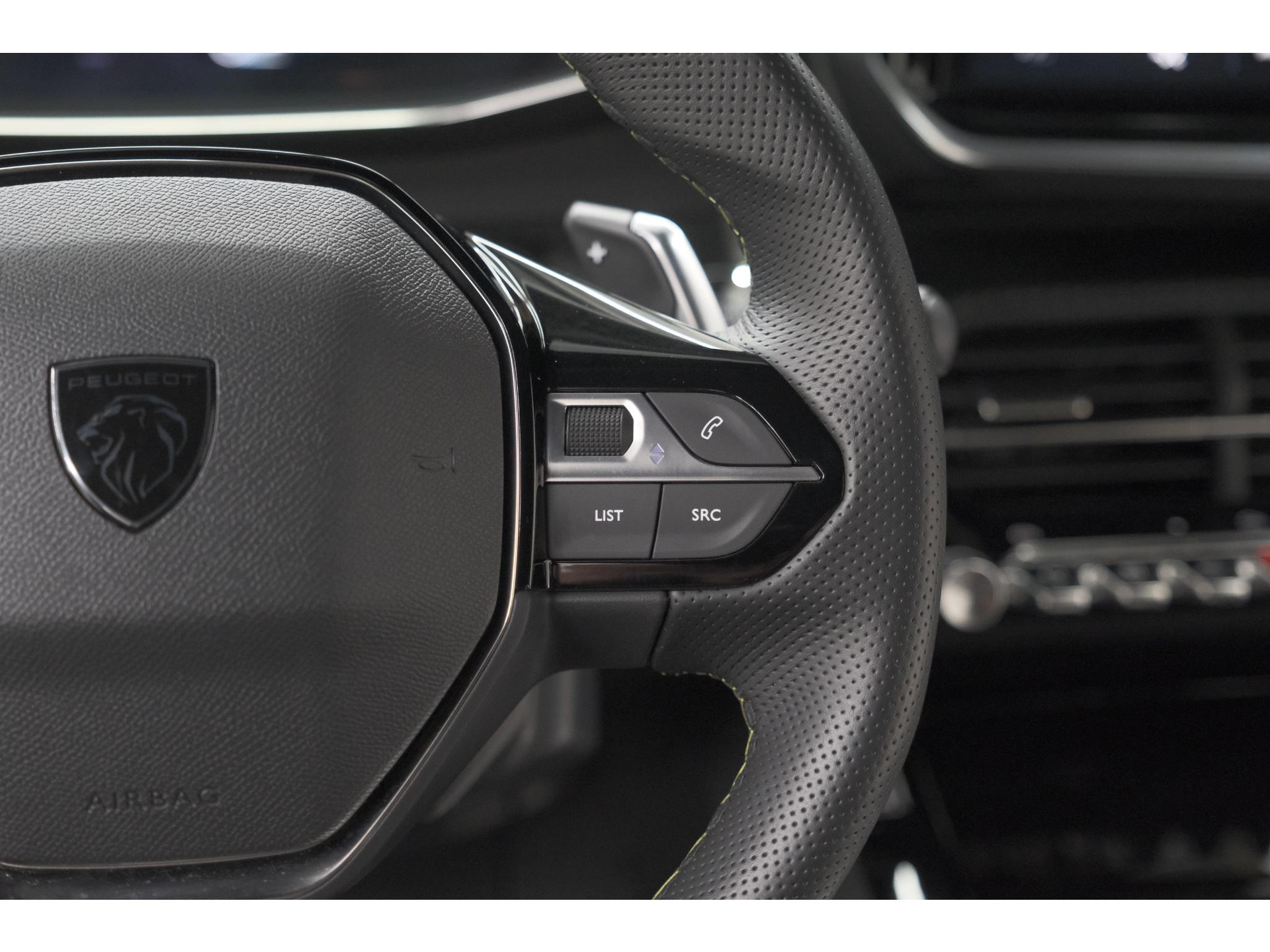 Peugeot 2008 1.2 Hybrid 136 GT | Camera | Apple Carplay | Parkeersensoren