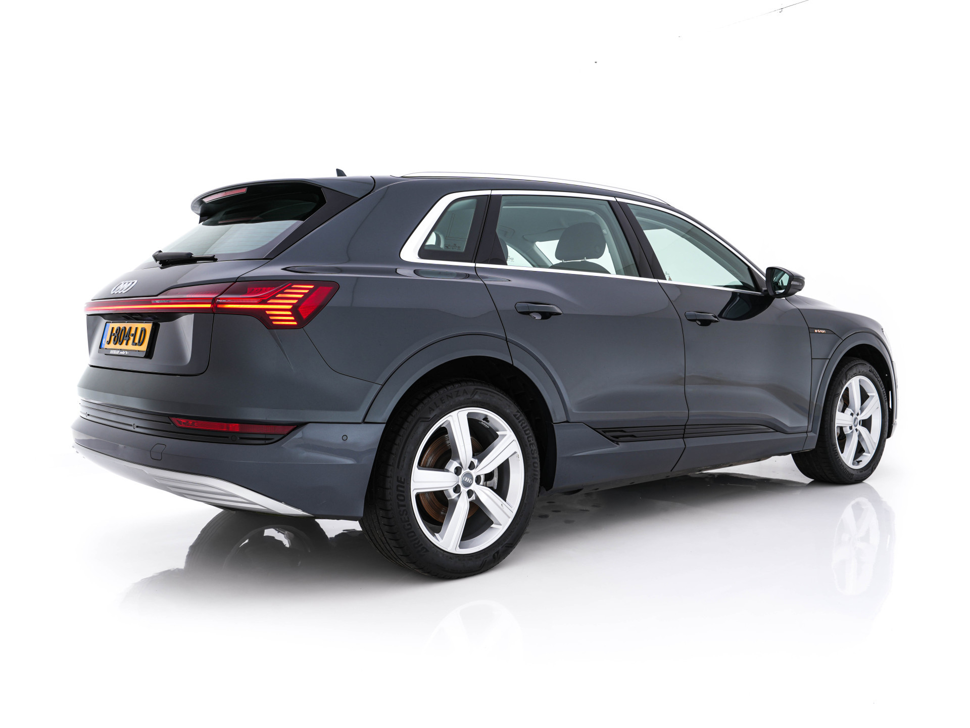 Audi e-tron 50 Quattro Launch edition 71 kWh (⚠️)  [ 3-Fase ] {SOH-100%} (INCL-BTW) Aut. *FULL-LED | DIGI-COCKPIT | NAVI-FULLMAP | HEATED-COMFORTSEATS | KEYLESS | AUDI-SOUND | SHIFT-PADDLES | ECC | PDC | CRUISE | 20''ALU*