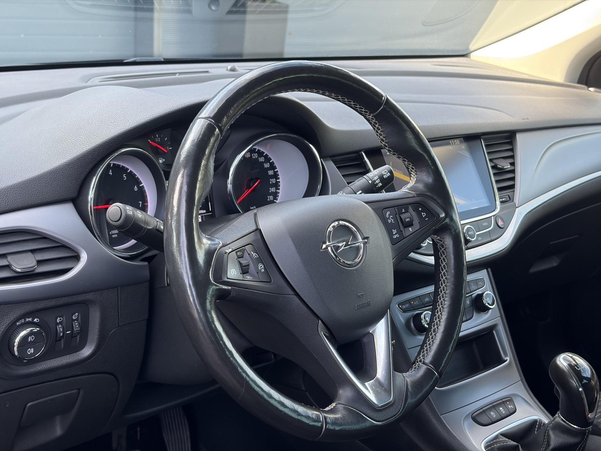 Opel Astra Sports Tourer 1.4 Turbo Online Edition ✓150pk✓2e Eigenaar✓Camera✓Carplay✓Navi✓Pdc V+A✓Stoelverw✓Stuurverw✓Clima✓Cruise✓Lm velgen✓6 Bak✓Comfortstoelen✓Dealer Onderhouden✓N.A.P✓Bj 12-2018✓Apk tot 01-2027