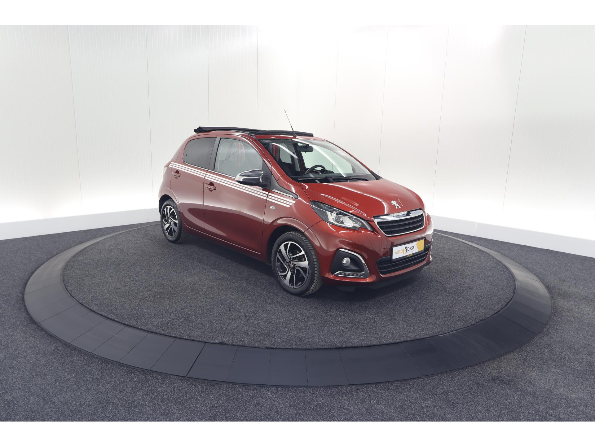 Peugeot 108 1.0 e-VTi Allure TOP! | Elektrisch Vouwdak | Trekhaak | Camera | Apple Carplay