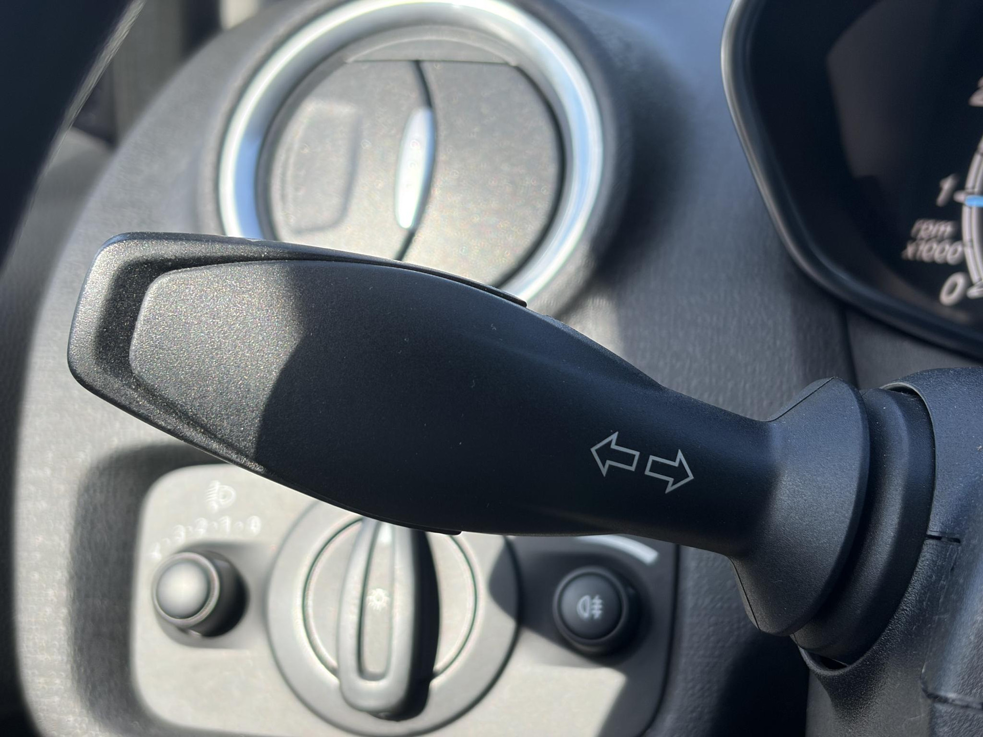 Ford Fiesta 1.0 Style Navi,Airco,5 Deurs,N.A.P,Zeer Zuinig,Apk tot 11-2026