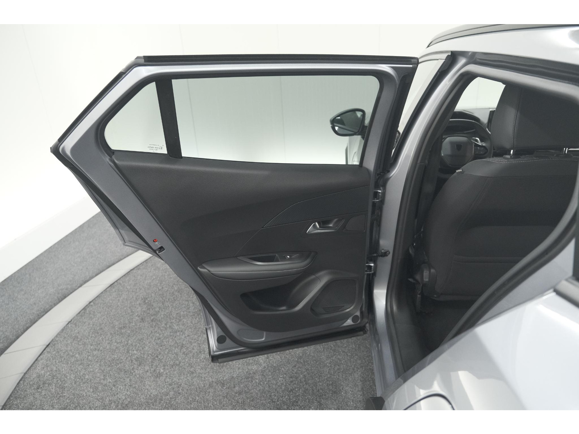 Peugeot 2008 PureTech 130 EAT8 Allure | Camera | Navigatie | Parkeersensoren | Apple Carplay