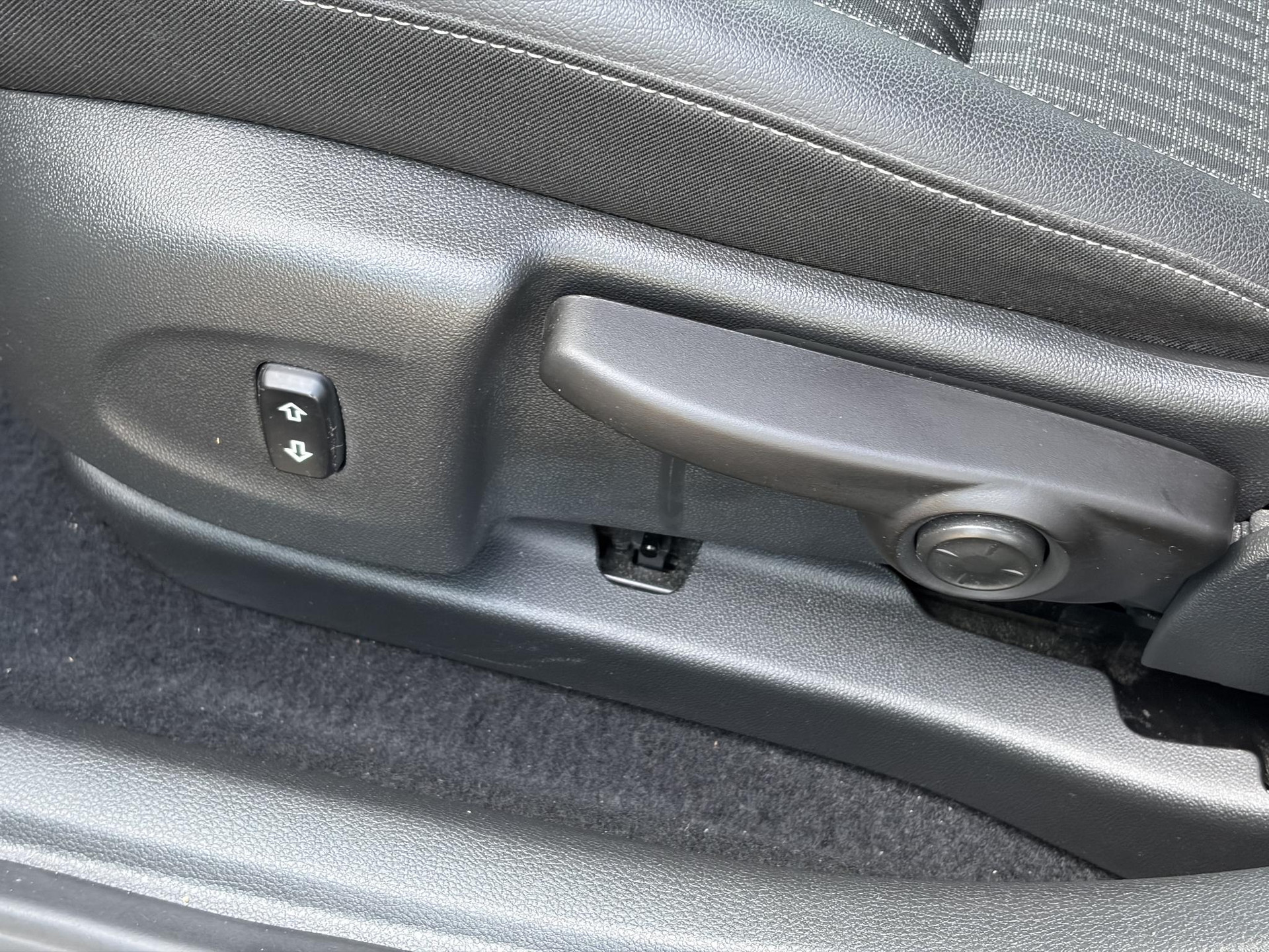 Opel Astra Sports Tourer 1.2 Business Elegance ✓1e Eigenaar✓110pk✓Carplay✓Camera✓Navi✓Clima✓Cruise✓Halfleder✓Comfortstoel✓Pdc V+A✓6 Bak✓Dealer Onderhouden✓Keyless✓Lm velgen✓N.A.P✓Apk tot 06-2027