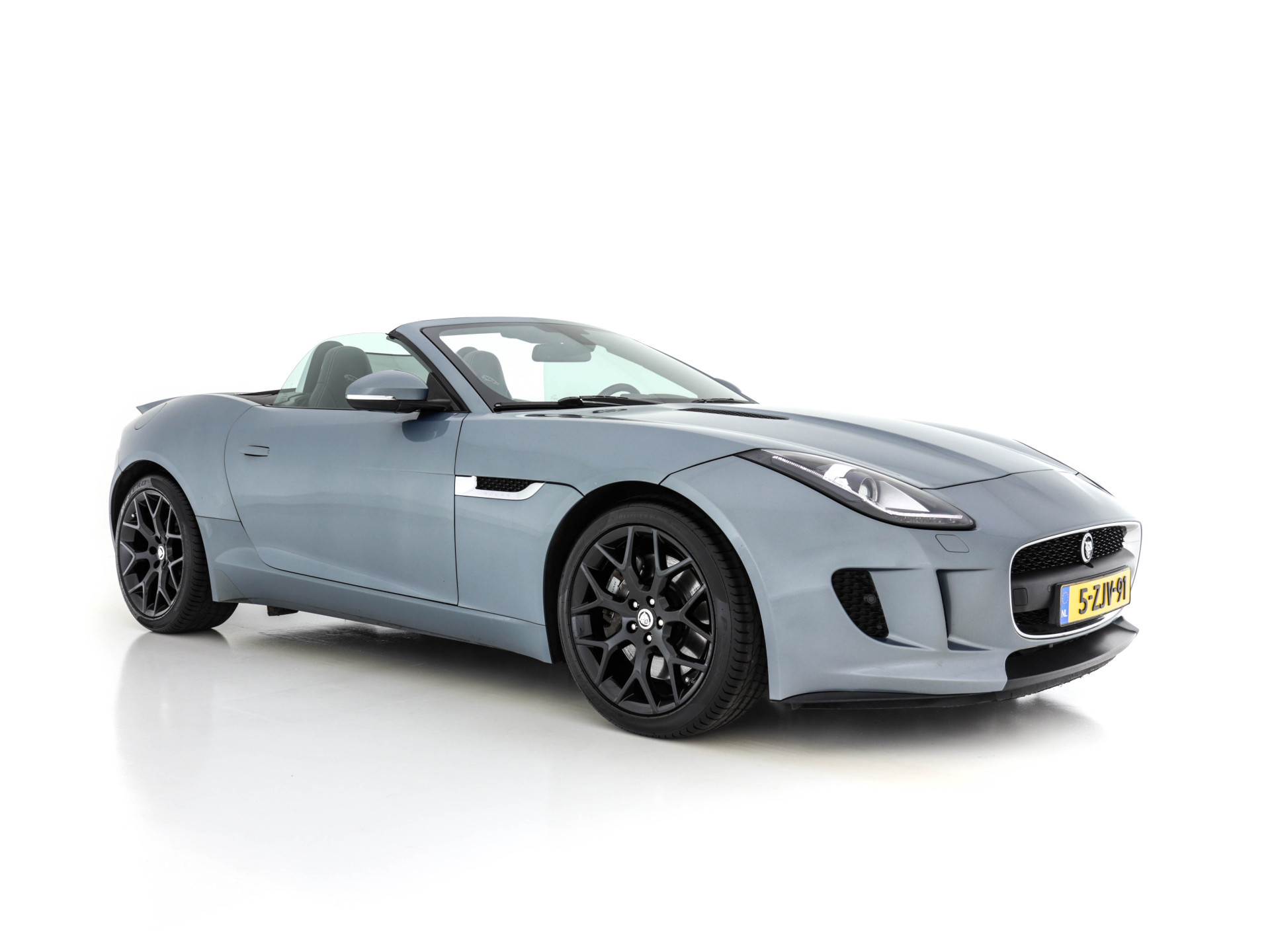Jaguar F-TYPE 3.0 V6 Convertible Aut. *LEATHER | BI-XENON | NAVI-FULLMAP | CAMERA | MEMORY-PACK | KEYLESS | DAB | SHIFT-PADDLES | ECC | HEATED-SPORTSEATS | PDC | AIRSCARF | CRUISE | 19"ALU*