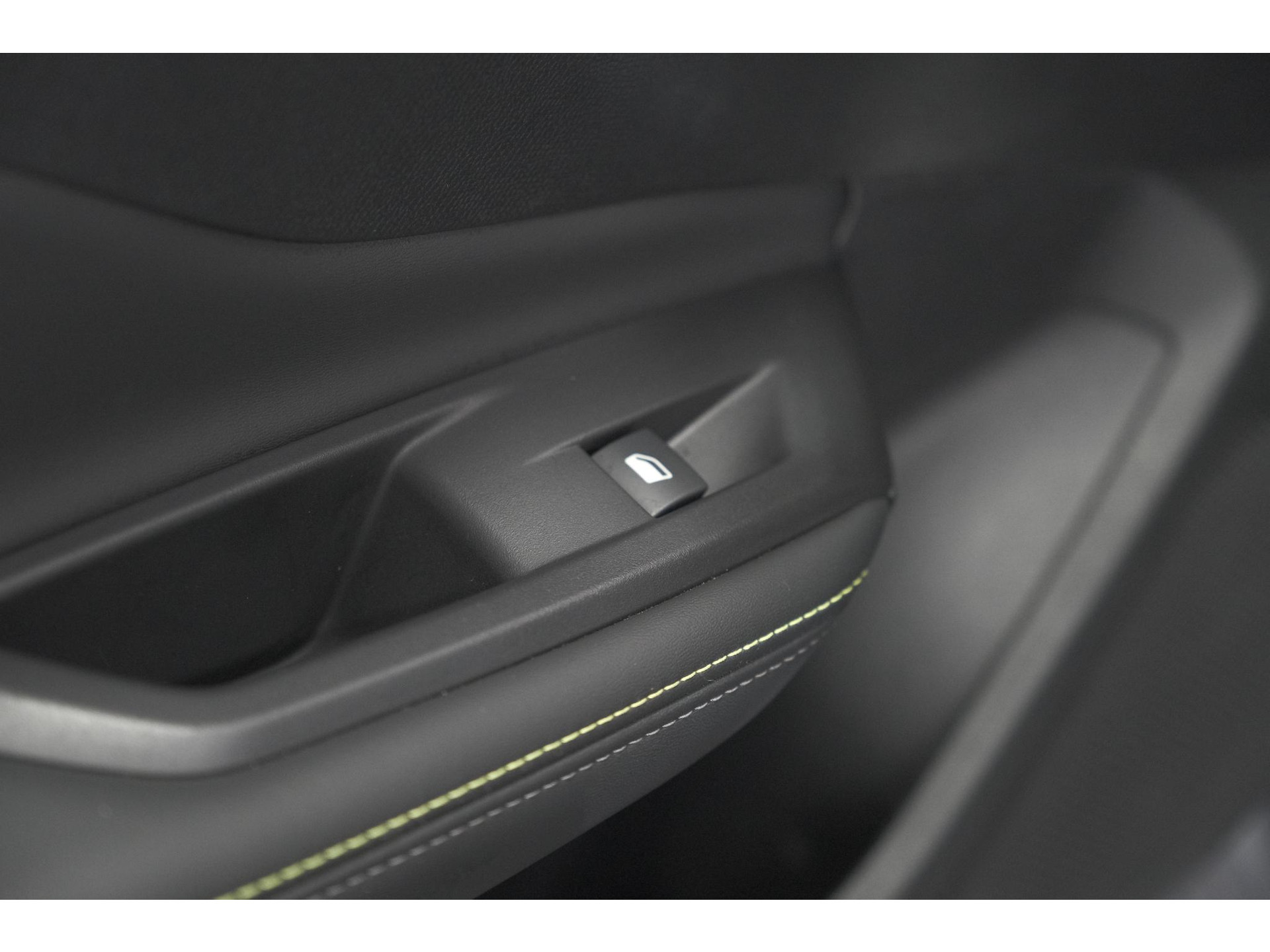 Peugeot 308 SW 1.2 Hybrid 136 e-DCS6 GT | Camera | Adaptieve Cruise Control | Apple Carplay