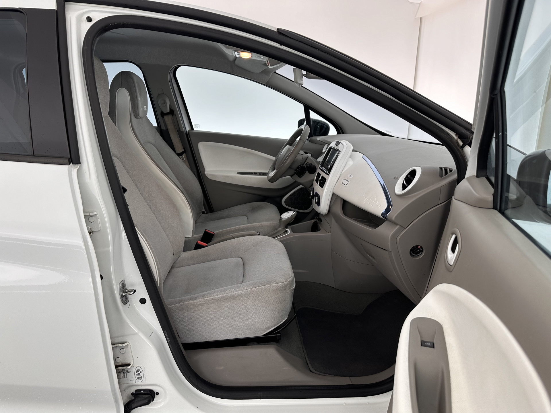 Renault ZOE Q210 Zen Quickcharge R-Link-Pack 22 kWh (ex Accu) [ 3-Fase ] Aut. *NAVI-FULLMAP | DIGI-COCKPIT | LED-LIGHTS | KEYLESS | COMFORT-SEATS | ECC | PDC | CRUISE | 17''ALU*