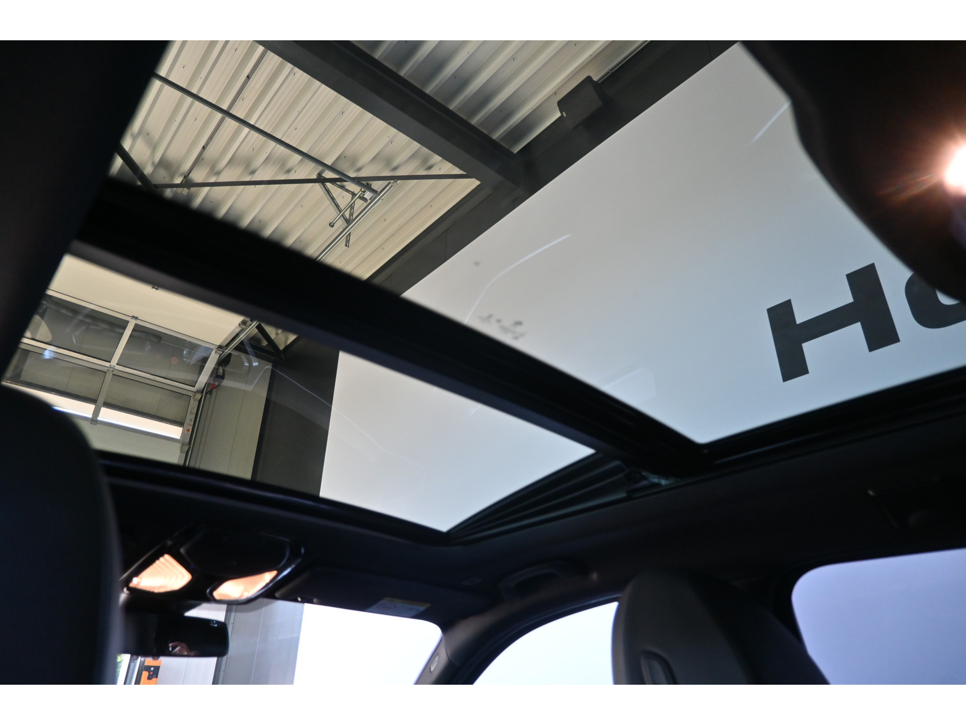 BMW 3-serie Touring 320i Automaat Business Edition Plus M-Pakket Navigatie LED Panoramadak Goed Onderhouden! Inruil Mogelijk!