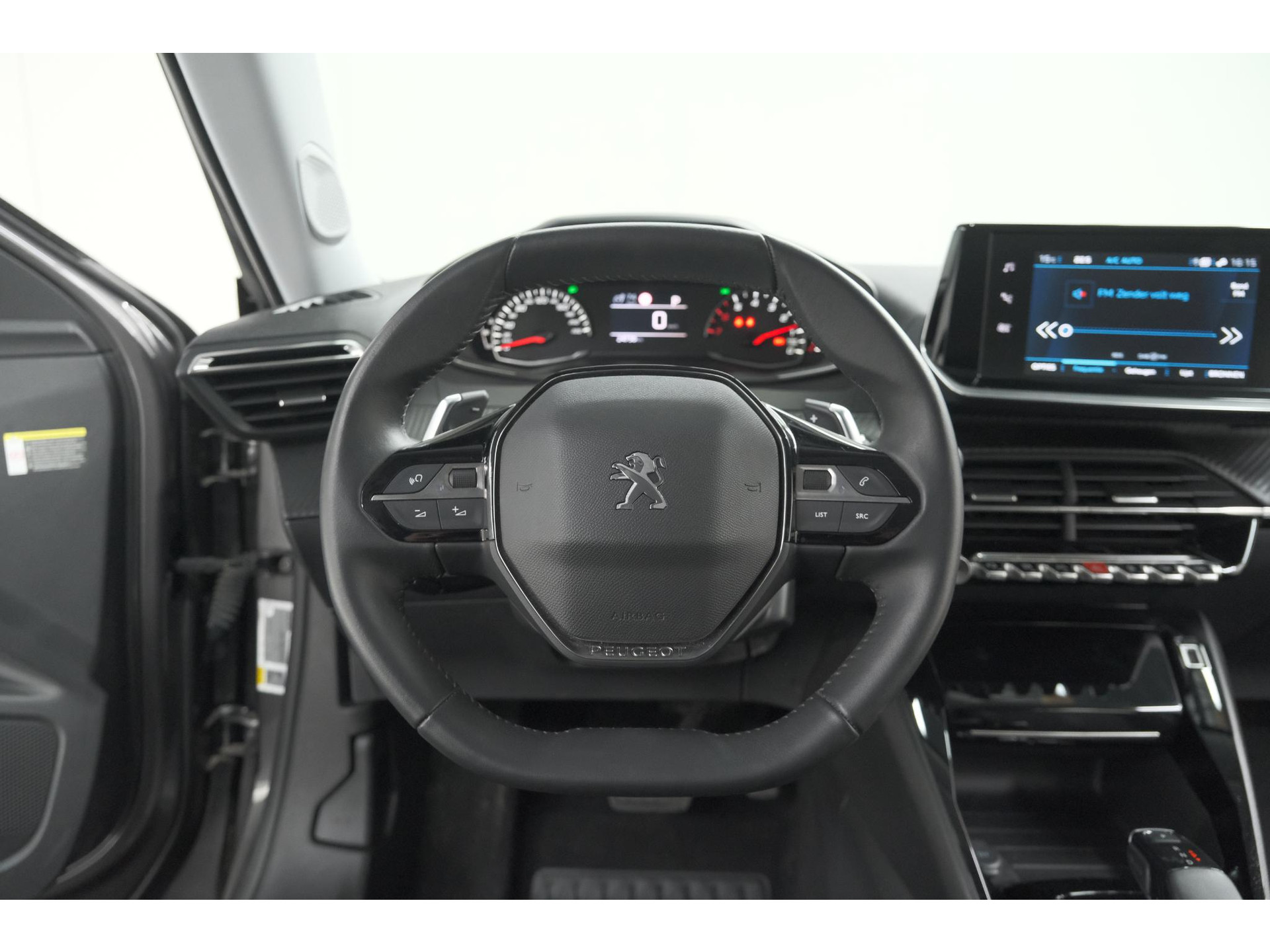 Peugeot 2008 PureTech 130 EAT8 Allure Pack | Trekhaak | Camera | Navigatie | Parkeersensoren