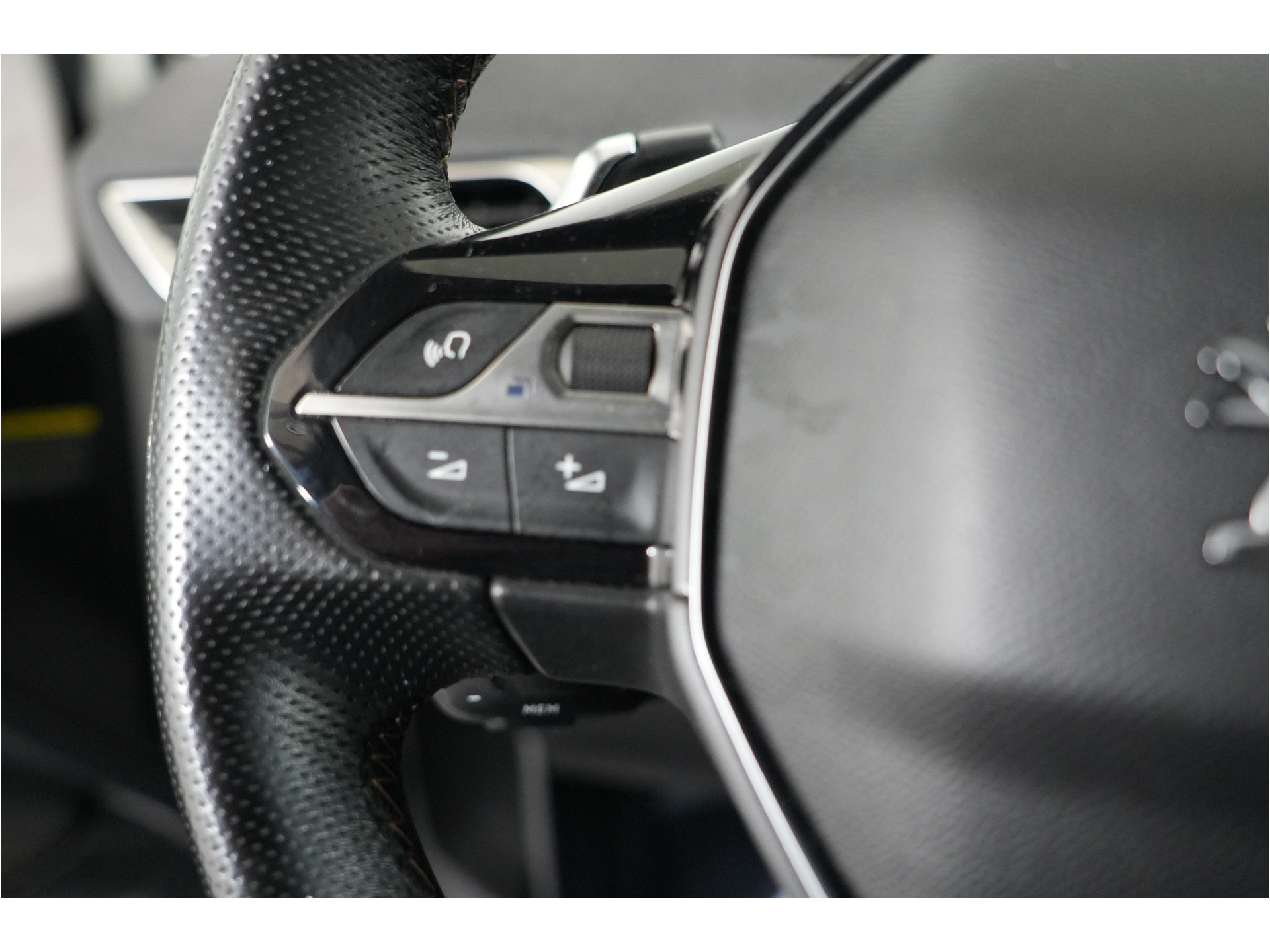 Peugeot 3008 1.6 HYbrid4 300 Blue Lease GT | SOH 95% | Adaptive Cruise | Stl. verw. | Apple/Android |