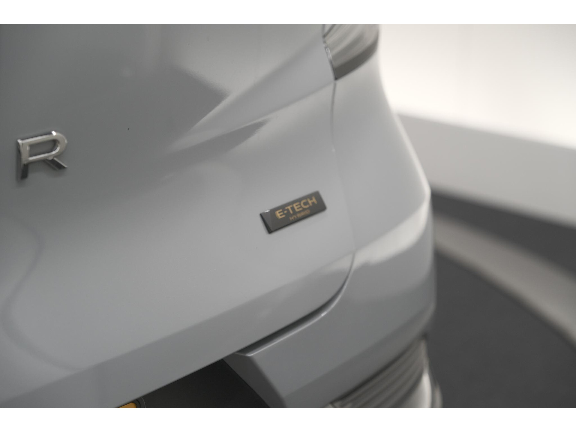 Renault Captur 1.8 E-Tech full hybrid 160 techno | Camera | Adaptieve Cruise Control | Navigatie