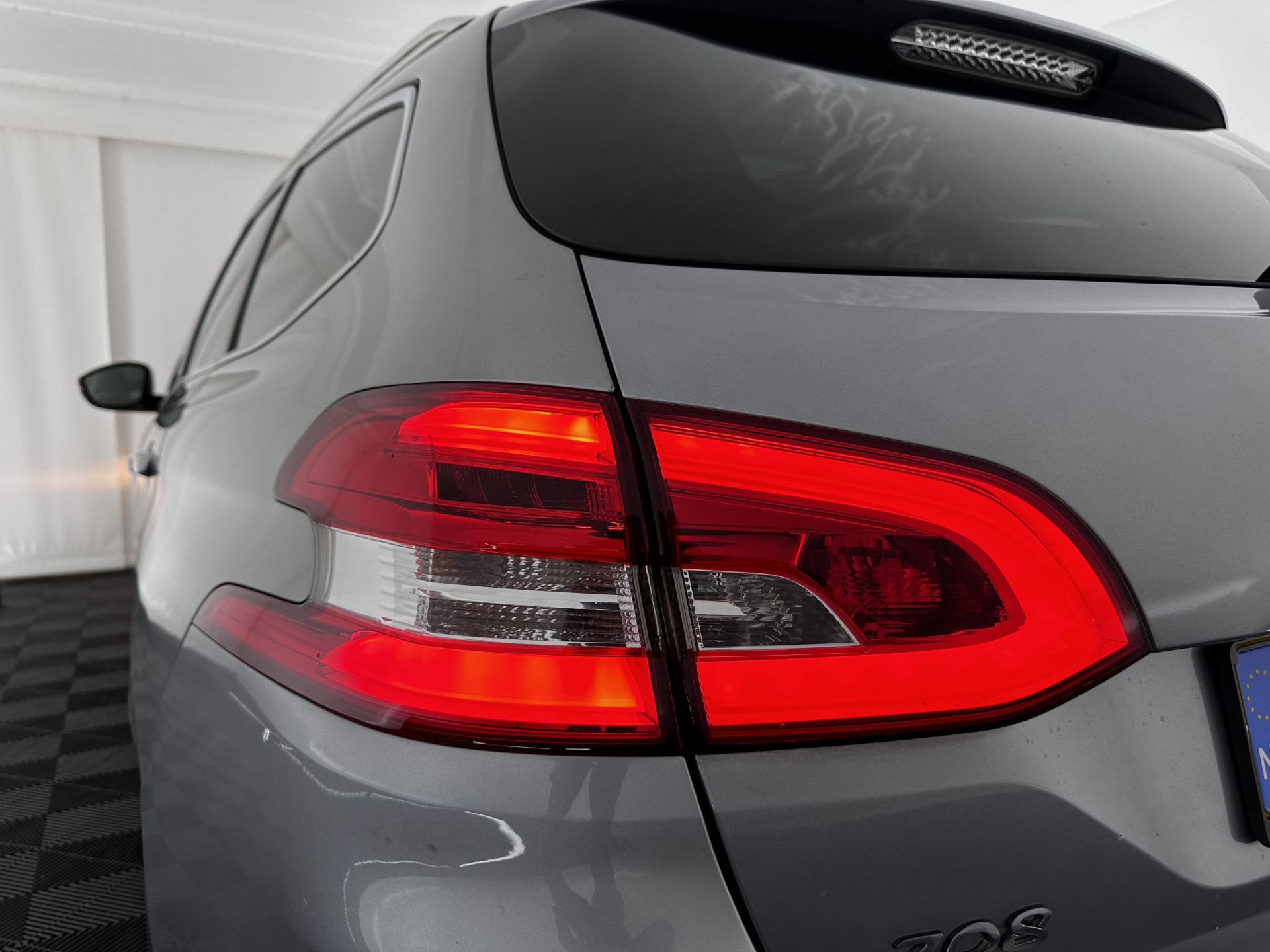 Peugeot 308 SW 1.6 BlueHDI Blue Lease Executive Pack *PANO | CAMERA | NAVI-FULLMAP | ECC | PDC | CRUISE | LANE-ASSIST | COMFORT-SEATS | 16"ALU*