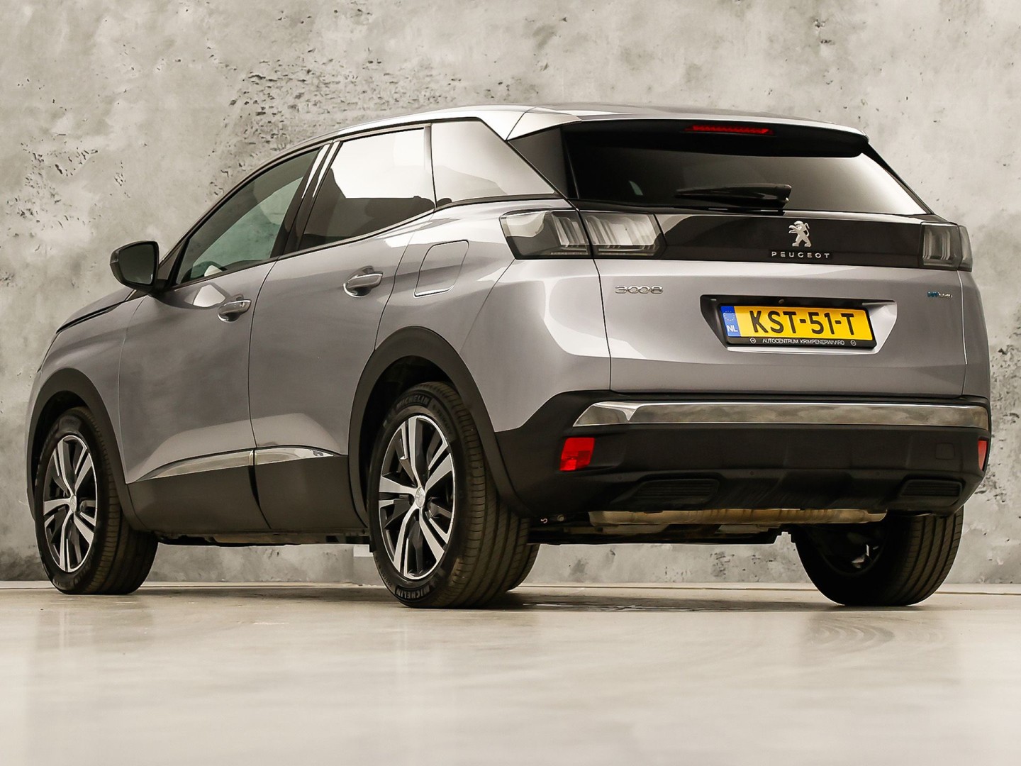 Peugeot 3008 1.6 HYbrid 225 Allure Sport 225Pk Automaat (APPLE CARPLAY, GROOT NAVI, 360 CAMERA, SPORTSTOELEN, LEDER, KEYLESS, GETINT GLAS, LANE ASSIST, NIEUWSTAAT)
