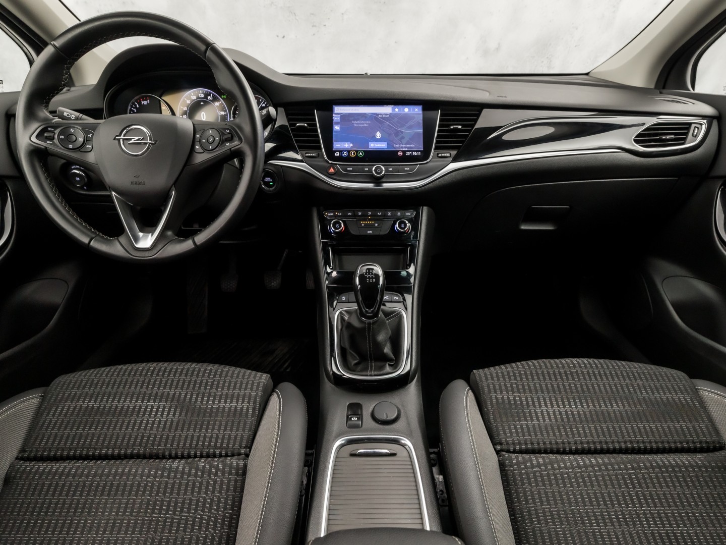 Opel Astra Sports Tourer 1.2 Innovation Sport (APPLE CARPLAY, DIGITALE COCKPIT, GROOT NAVI, CLIMATE, CAMERA, TREKHAAK, SPORTSTOELEN, GETINT GLAS, KEYLESS, ADAPTIVE CRUISE, NIEUWSTAAT)