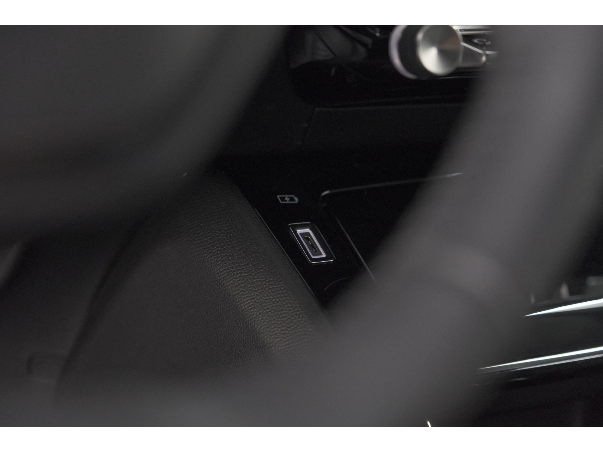 Peugeot 2008 PureTech 130 EAT8 Allure | 360 Camera | Adaptieve Cruise Control | Keyless | Dodehoekdetectie