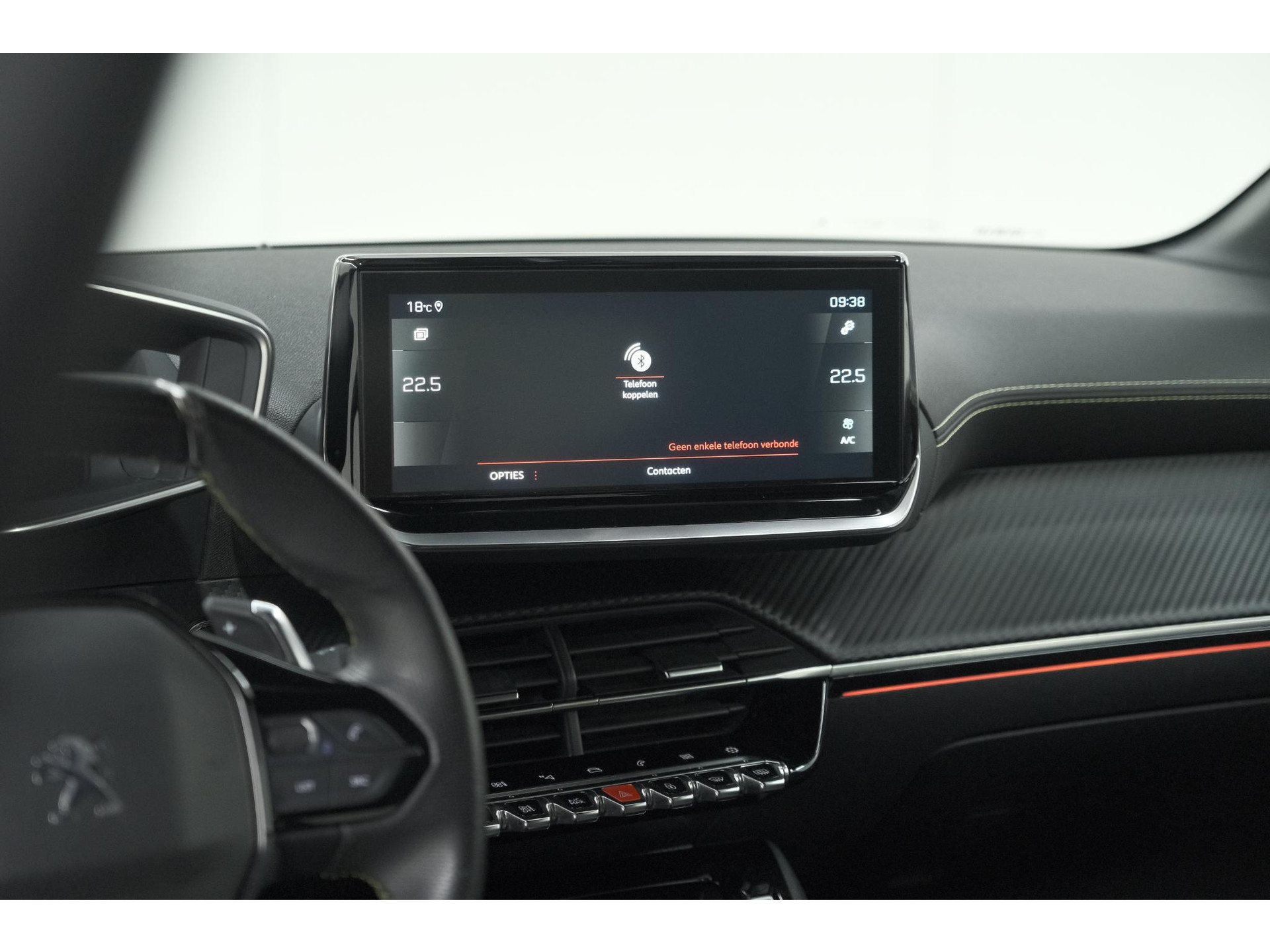 Peugeot 208 PureTech 100 EAT8 GT | Camera | Dodehoekdetectie | Navigatie | Apple Carplay