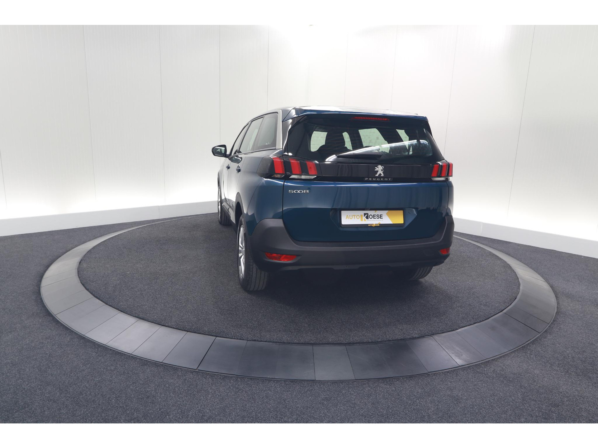 Peugeot 5008 PureTech 130 EAT8 Active Pack | 7 Zitplaatsen | Camera | Navigatie | Apple Carplay | Parkeersensoren