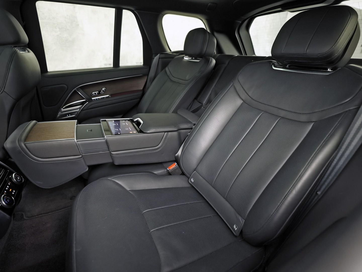 Land Rover Range Rover 3.0 P510e Autobiography PHEV Automaat 510Pk (LEDEREN HEMEL, MASSAGE, MEMORY, ACHTERASBESTURING, MERIDIAN, STOELKOELING/VERWARMING V+A, KOELKAST, 360 CAMERA, SFEERVERLICHTING, NIEUWE APK)
