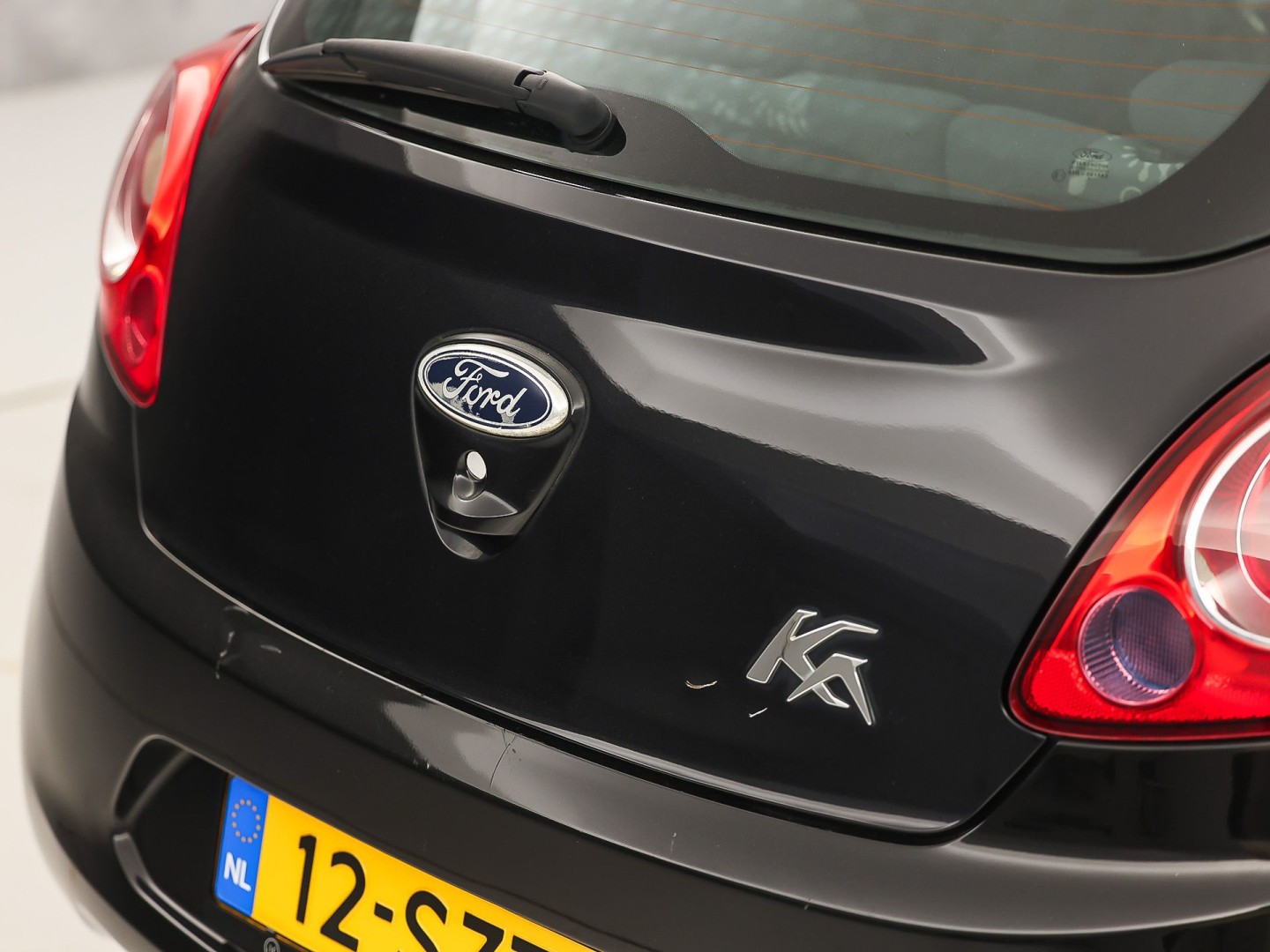Ford Ka 1.2 Cool & Sound (AIRCO, ELEK RAMEN, SPORTSTOELEN, NIEUWE APK, NIEUWSTAAT)