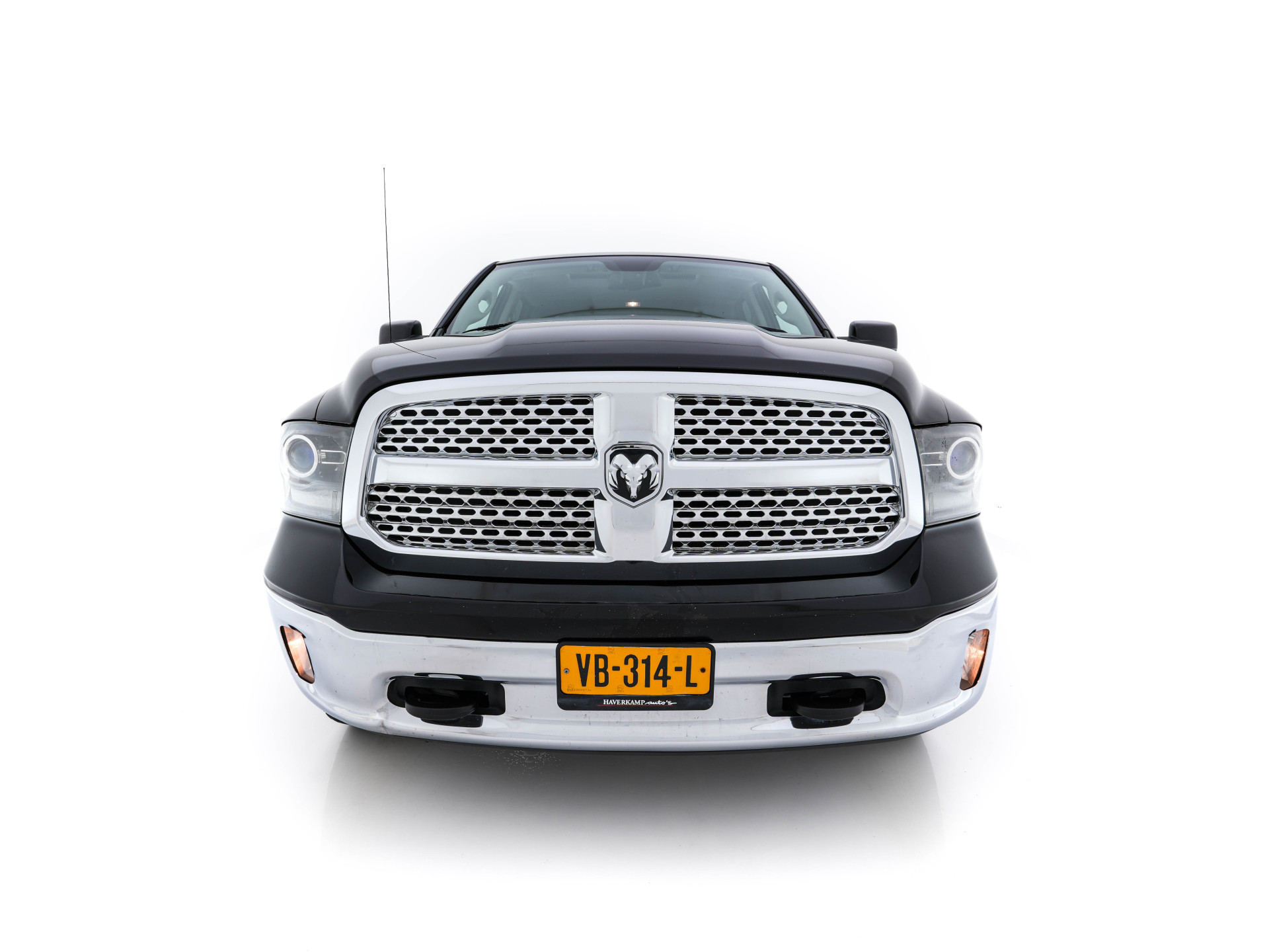 Dodge Ram 1500 HEMI 5.7 V8 4x4 Quad Cab 6'4 [ 5-Pers. ] Aut. *PANO | LEATHER | XENON | ALPINE-AUDIO | DAB+ | NAVI-FULLMAP | KEYLESS | CAMERA | HEATED-COMFORTSEATS | ECC | PDC | CRUISE | TOWBAR | 20''ALU*