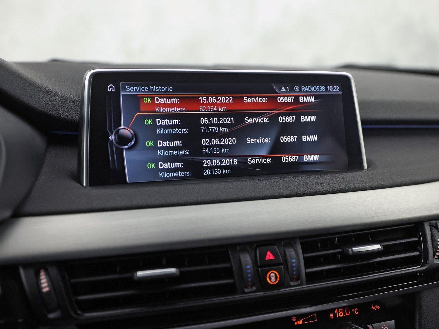 BMW X5 xDrive40e iPerformance High Executive 313Pk Automaat (GROOT NAVI, HEAD-UP DISPLAY, COMFORTSTOELEN MET GEHEUGEN, SFEERVERLICHTING, CAMERA, STOELVERWARMING, GETINT GLAS, NIEUWSTAAT)
