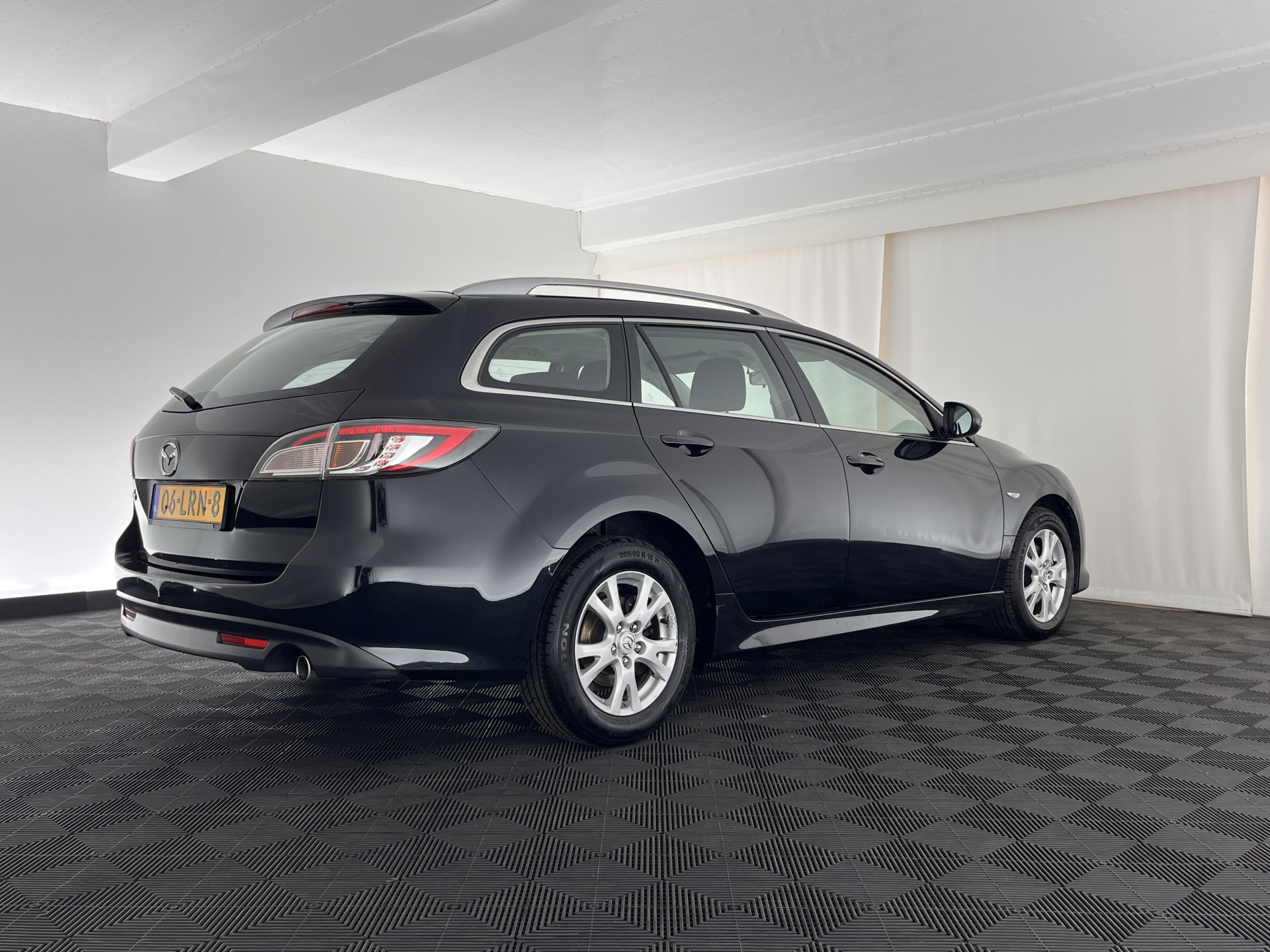 Mazda 6 Sportbreak 2.2 CiTD Business *AIRCO | CRUISE | COMFORT-SEATS | RADIO-CD/MP3 | 16''ALU*