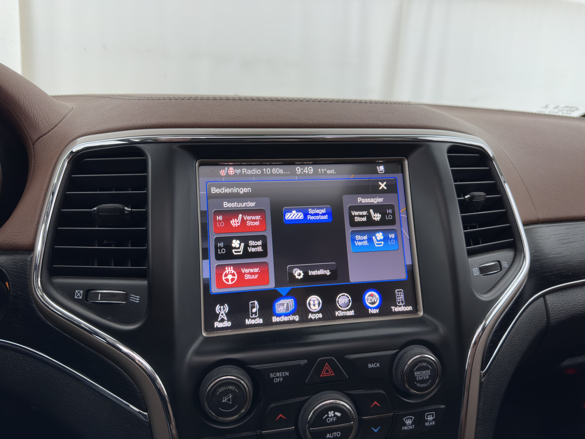 Jeep Grand Cherokee 3.0 CRD Summit Aut. *PANO | FULL-LEATHER | XENON | DIGI-COCKPIT | AIR-SUSPENSION | BLIND-SPOT | ADAPTIVE-CRUISE | MEMORY-PACK | CAMERA | KEYLESS | NAVI-FULLMAP | TOWBAR | COMFORT-SEATS | SHIFT-PADDLES | DAB