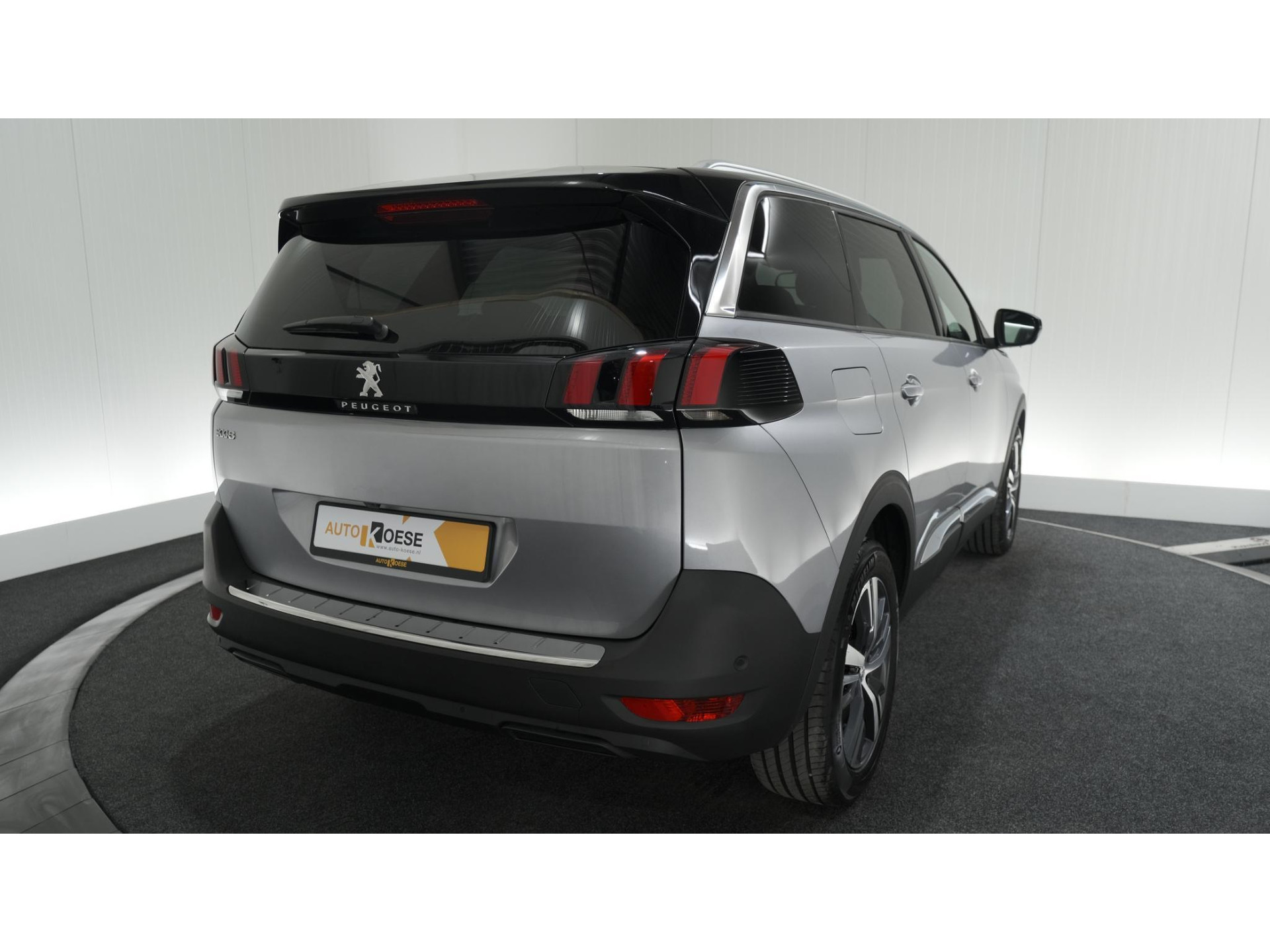 Peugeot 5008 PureTech 130 EAT8 Allure Pack Business | 7 Zitplaatsen | Camera | Dodehoekdetectie | Navigatie | Elektronische Achterklep
