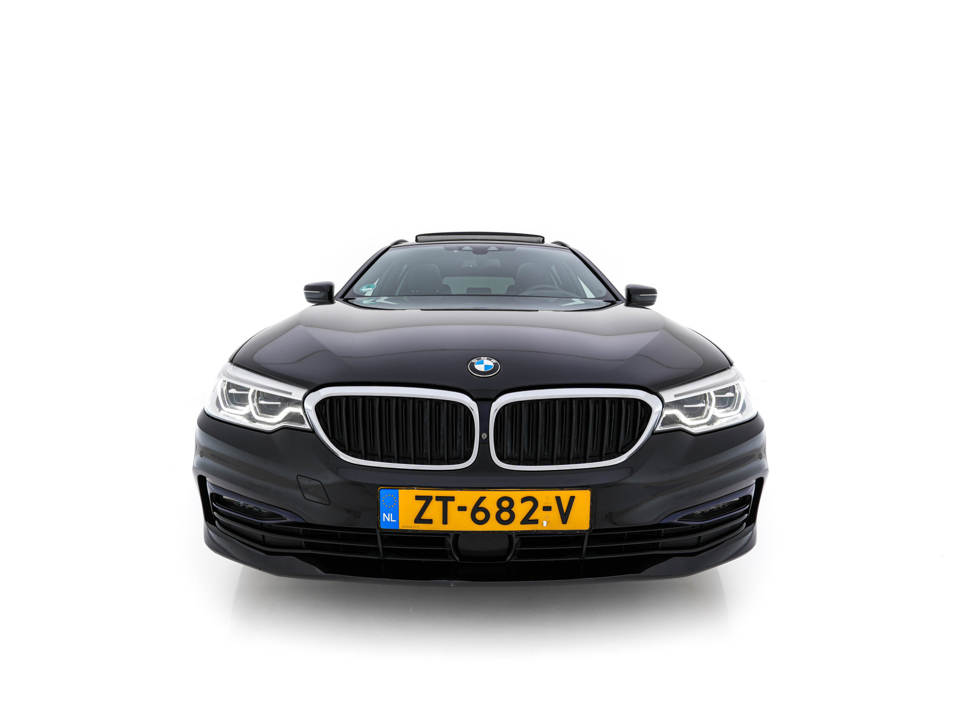 BMW 5-serie Touring 530d Sportline High Executive Aut. *PANO | LEATHER | FULL-LED | MEMORY-PACK | TOP-VIEW | HEATED-COMFORTSEATS | NAVI-FULLMAP | PRIVACY-GLASS | AMBIENT-LIGHT | ECC | CARPLAY | PDC | TOWBAR | SHIFT-PADDLES | 20"ALU*