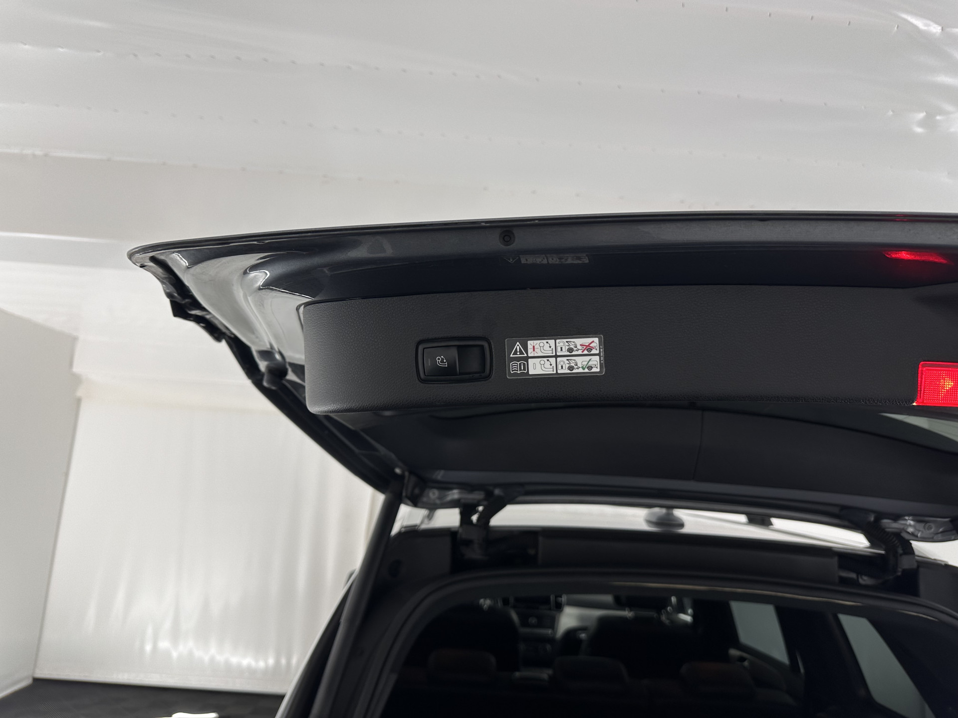 Mercedes-Benz GLS 350 d 4MATIC AMG-Line [ 7-Pers ] *PANO | LEATHER | FULL-LED | DISTRONIC | NAVI-FULLMAP | HEAT/COLD-COMFORTSEATS | BLINDSPOT | MEMORY-PACK | HARMAN/KARDON | TOPVIEW | KEYLESS | SHIFTPADDLES | PRIVACY-GLASS | TOWBAR | 21''ALU*