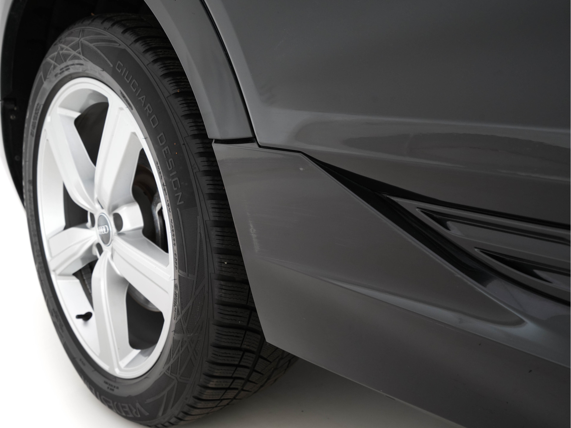 Audi e-tron 50 Quattro Launch-Edition-Plus 71 kWh [ 3-Fase ] {SOH-100%} (INCL-BTW) *PANO | LUXURY-LEATHER | ADAPTIVE-CRUISE | FULL-LED | DIGI-COCKPIT | KEYLESS | MEMORY-PACK | CAMERA | NAVI-FULLMAP | SHIFT-PADDLES | COMFORT-SEATS | 20''ALU*