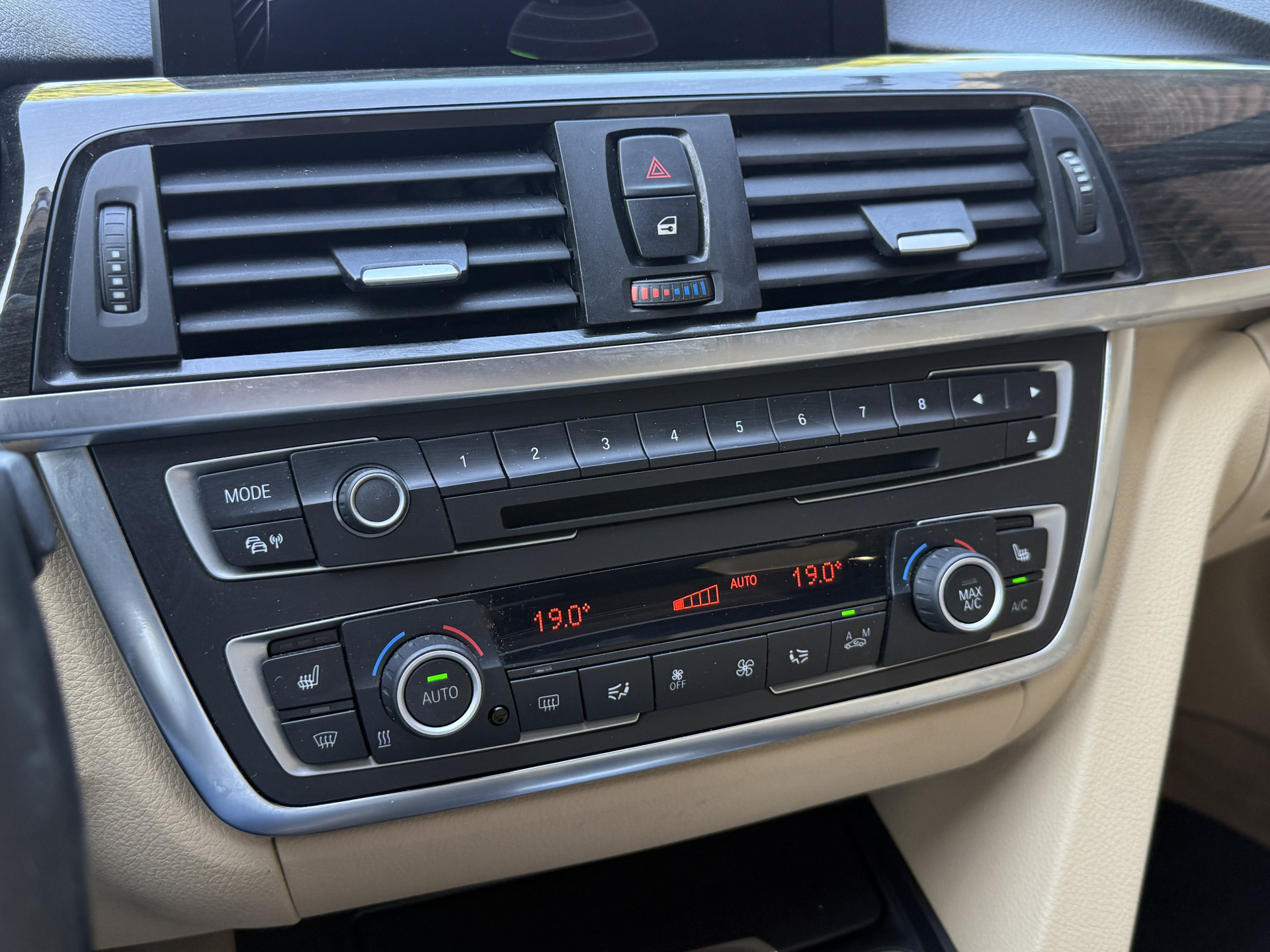 BMW 3-serie Gran Turismo 320i GT Luxury | Panoramadak | Leder | Carplay | Navi | Stoelverwarming