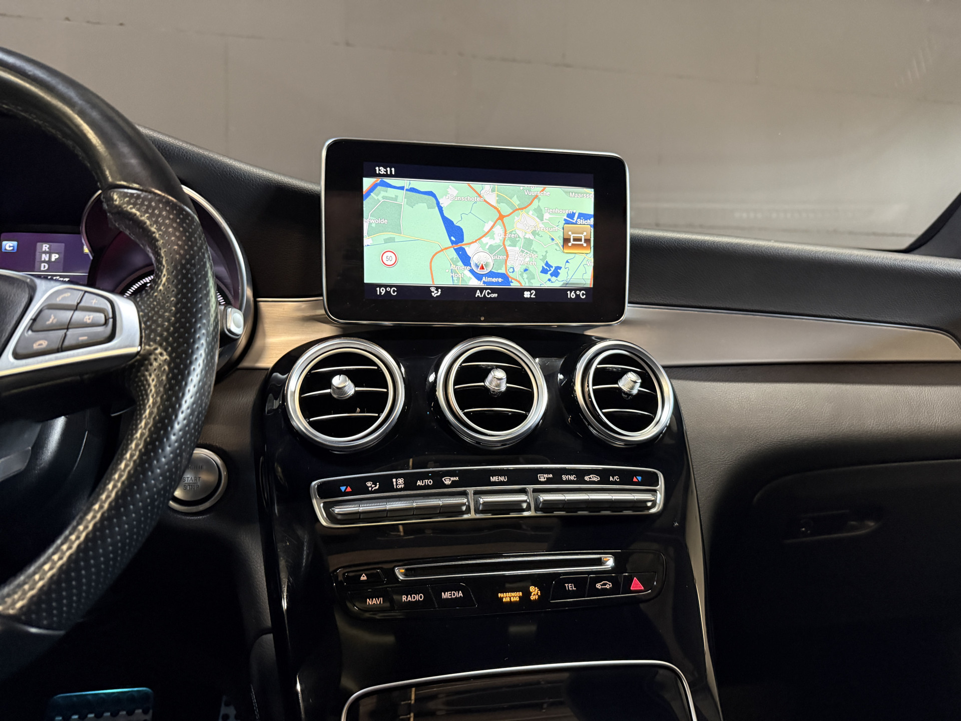 Mercedes-Benz GLC-klasse 250 4MATIC AMG Line Premium | Panoramadak | Stoelverwarming | Camera