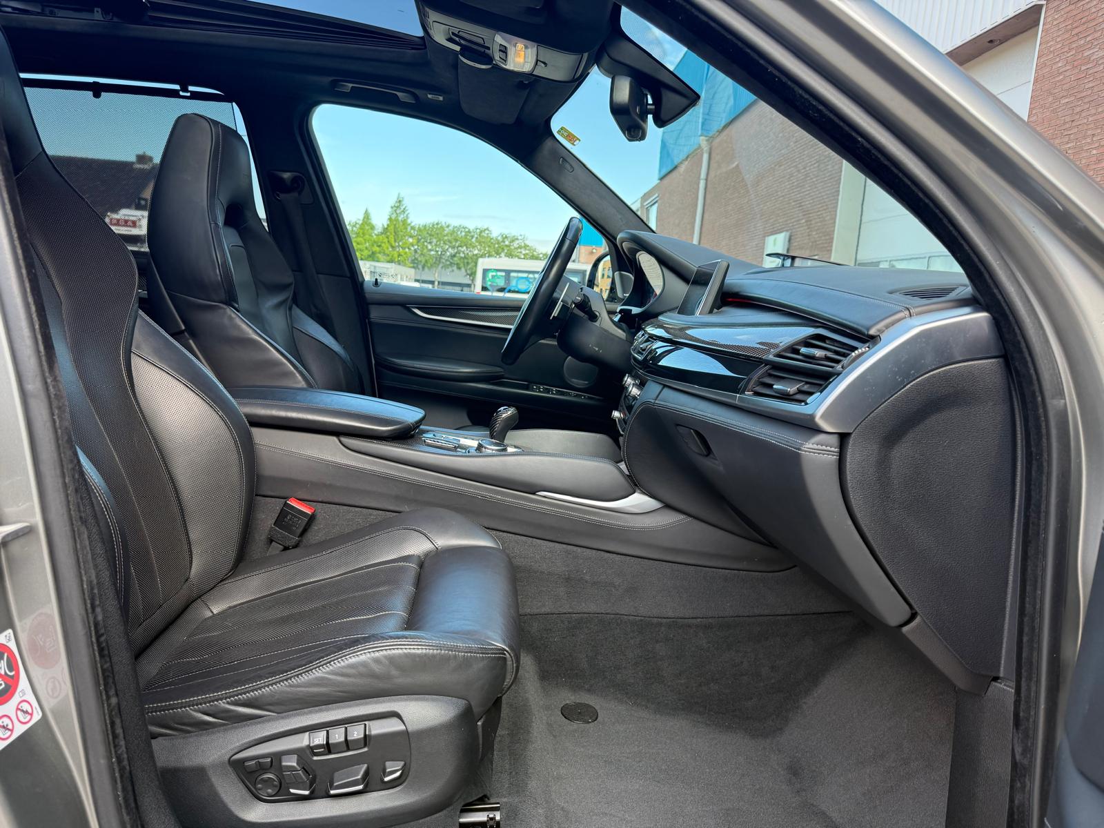 BMW X5 M | 2E EIGENAAR |3/6/12MND GARANTIE| PANO | LED | B&O | DAB | HEAD-UP | 360 CAMERA | TREKHAAK | BOMVOL |