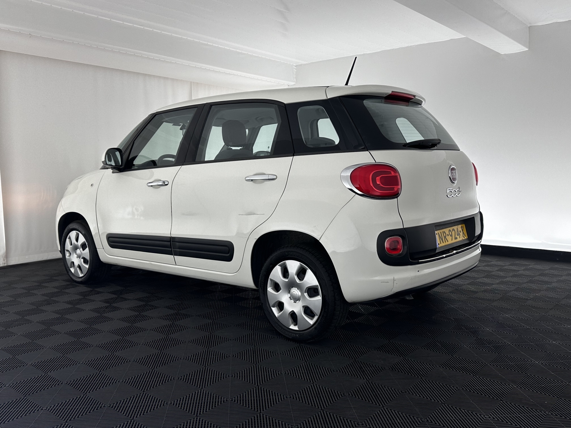 Fiat 500 L 0.9 TwinAir PopStar (INCL-BTW) *NAVI | CRUISE | AIRCO | COMFORTSEATS*