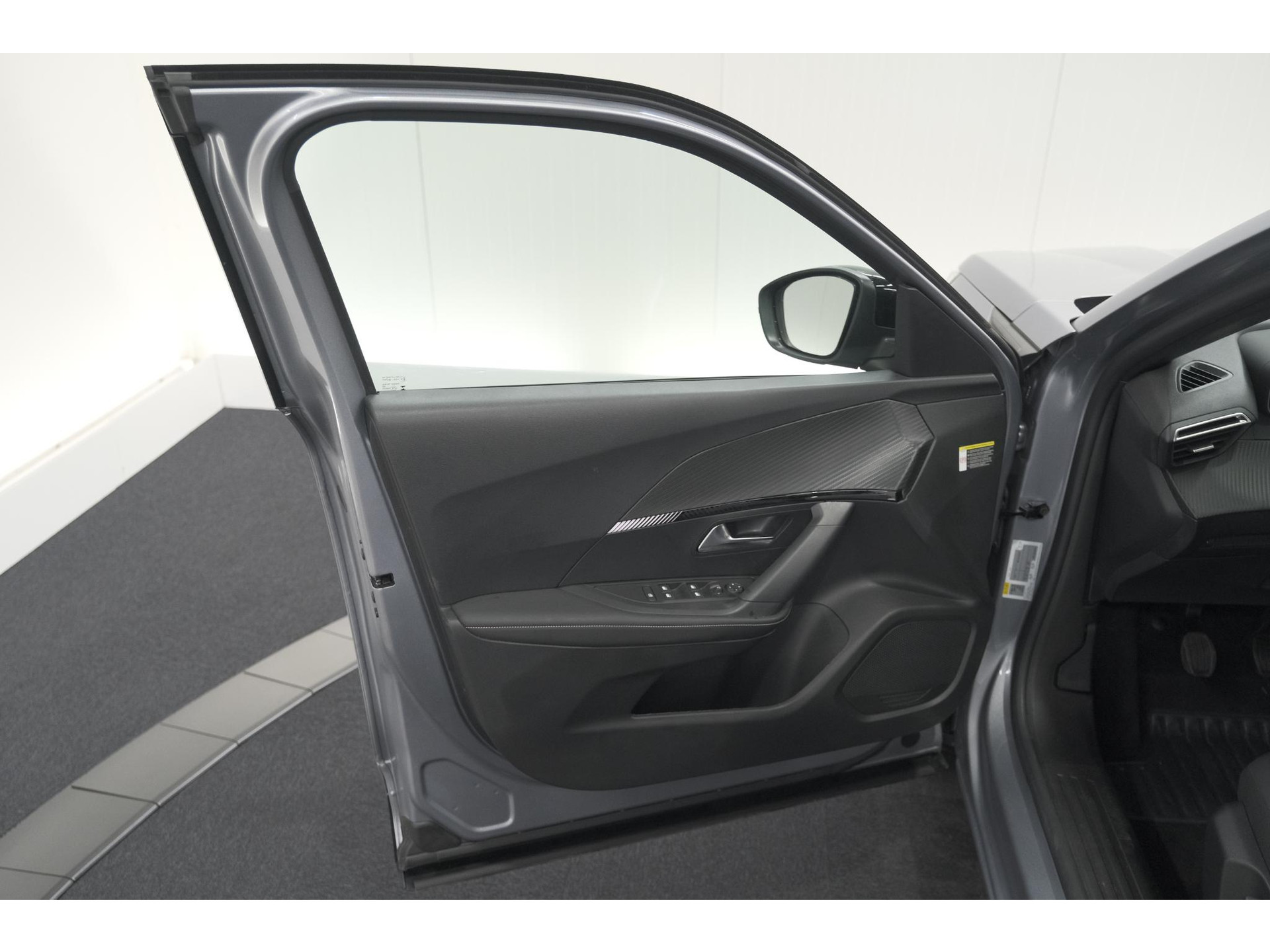 Peugeot 2008 PureTech 100 Allure | Apple Carplay | Parkeersensoren | Climate control