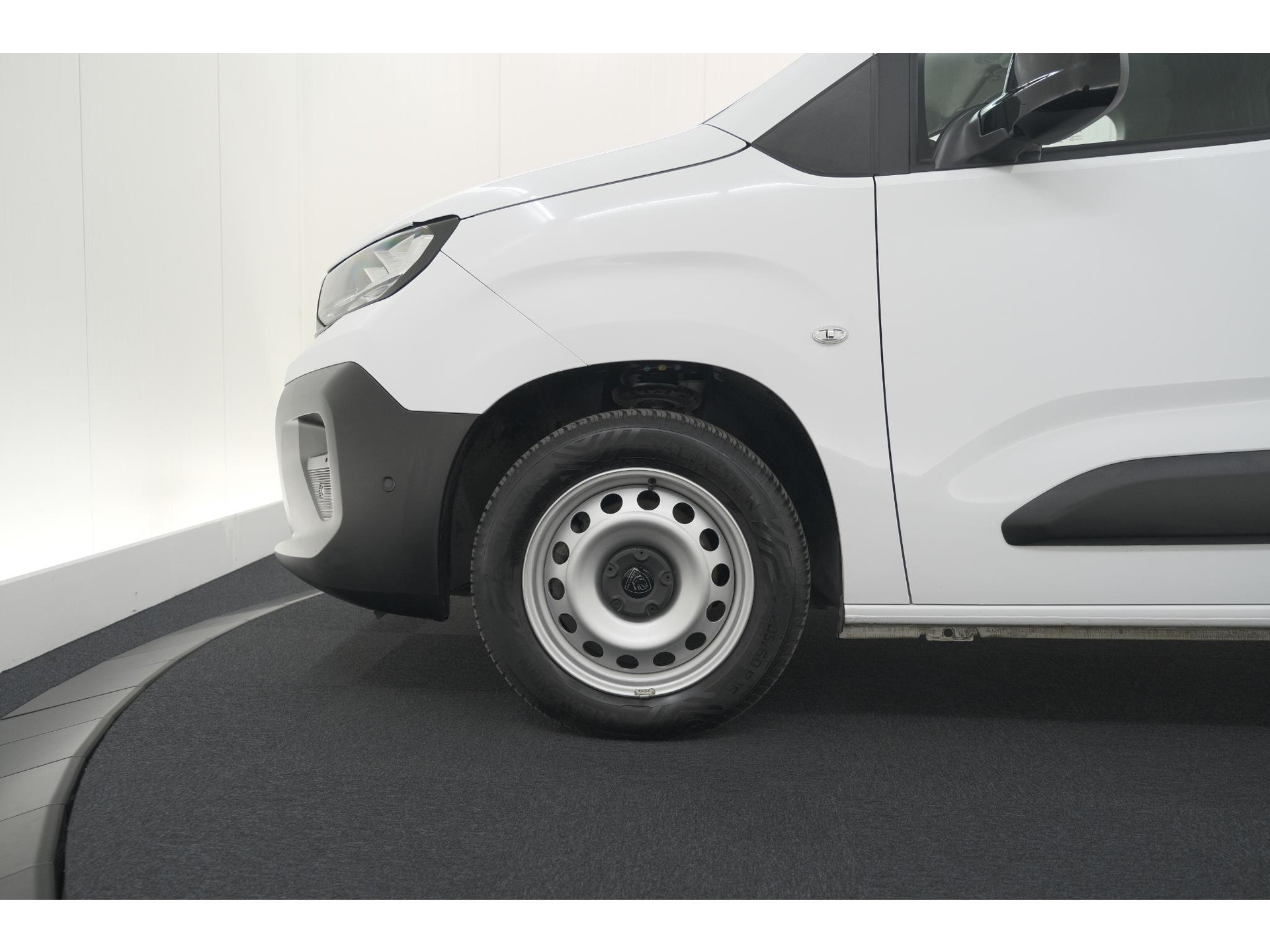 Peugeot Partner 1.5 BlueHDi 130 EAT8 S&S L1 | Trekhaak | Laadruimte-Pakket | Camera | Dodehoekdetectie