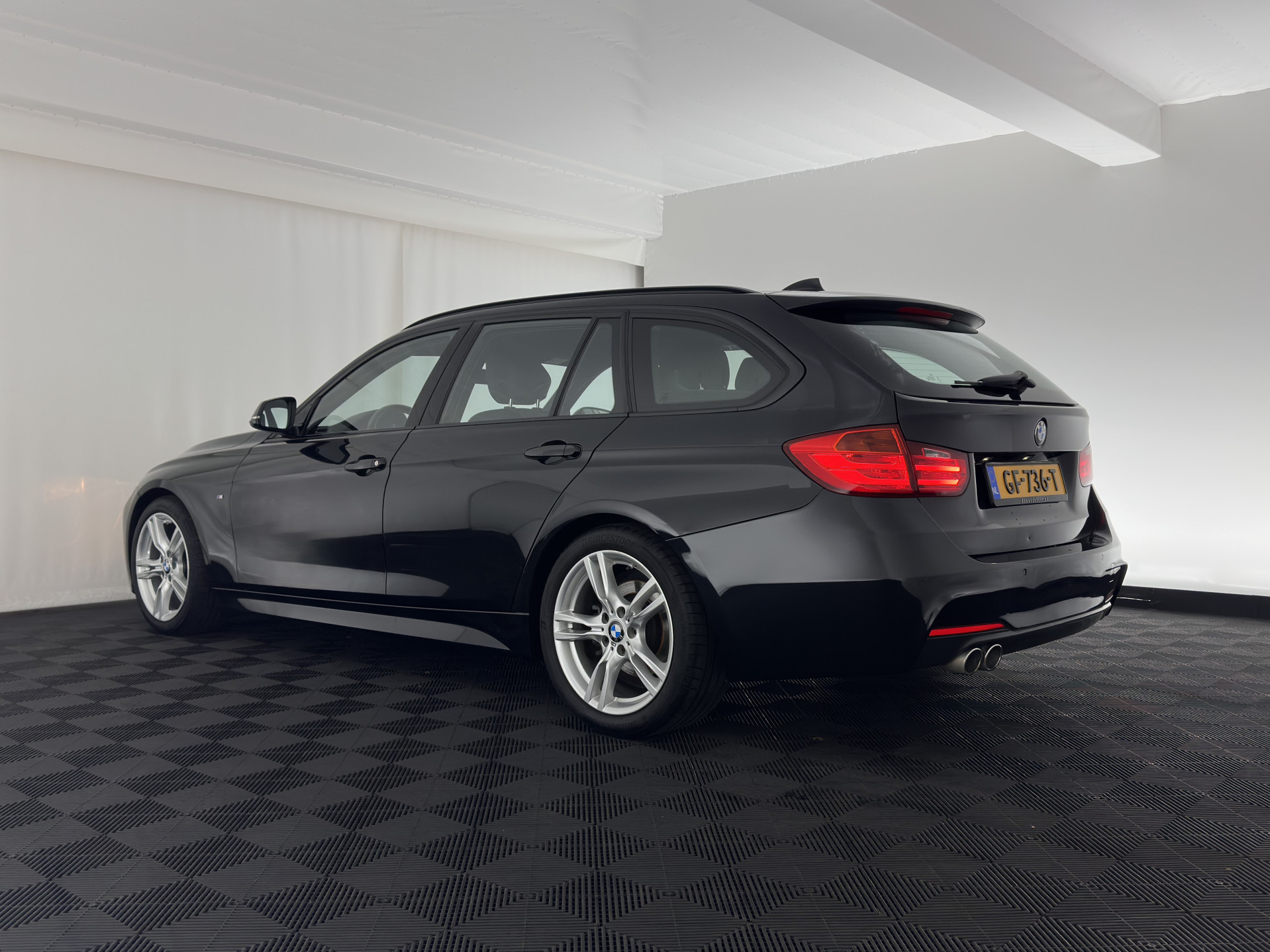 BMW 3-serie Touring 318d High Executive M-Sportpack Aut. *FULL-LEATHER | HEATED-SPORTSEATS | NAVI-FULLMAP | ECC | PDC | CRUISE | 18''ALU*