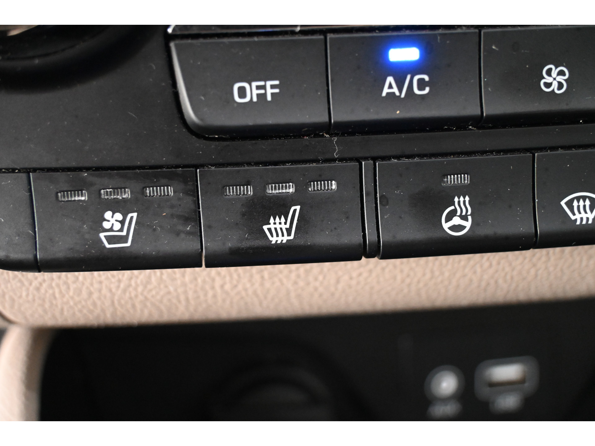 Hyundai Tucson 1.6 T-GDi Premium 4WD Automaat Panoramadak Navigatie Cruise Stoelverwarming Clima 100% Onderhouden! Inruil Mogelijk!