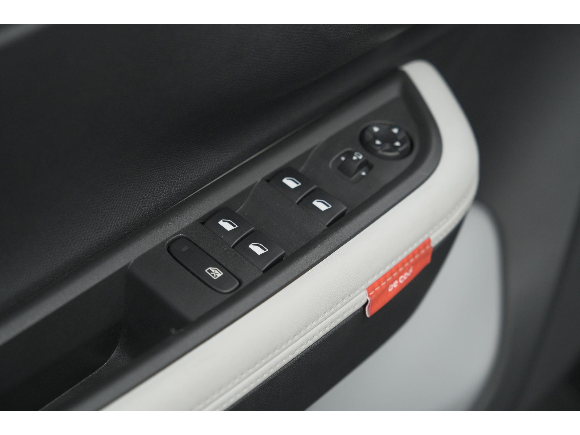 Citroen Ë-C3 Max 113pk 44 kWh | 11 KW Lader | 96% SOH | Camera | Navigatie | Parkeersensoren