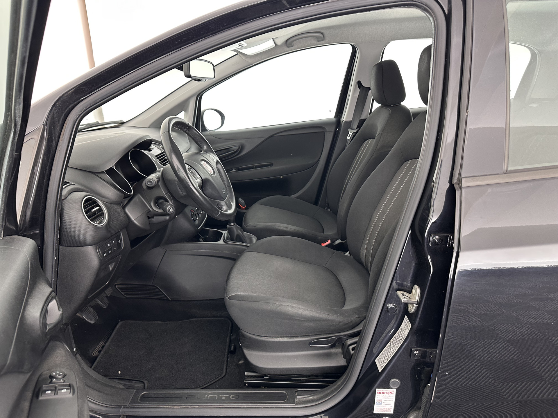 Fiat Punto Evo 1.3 M-Jet Street Pack-Easy *AIRCO | CRUISE | COMFORT-SEATS | SIDE-SKIRTS | PDC | TOWBAR | RADIO-CD | 15"ALU*