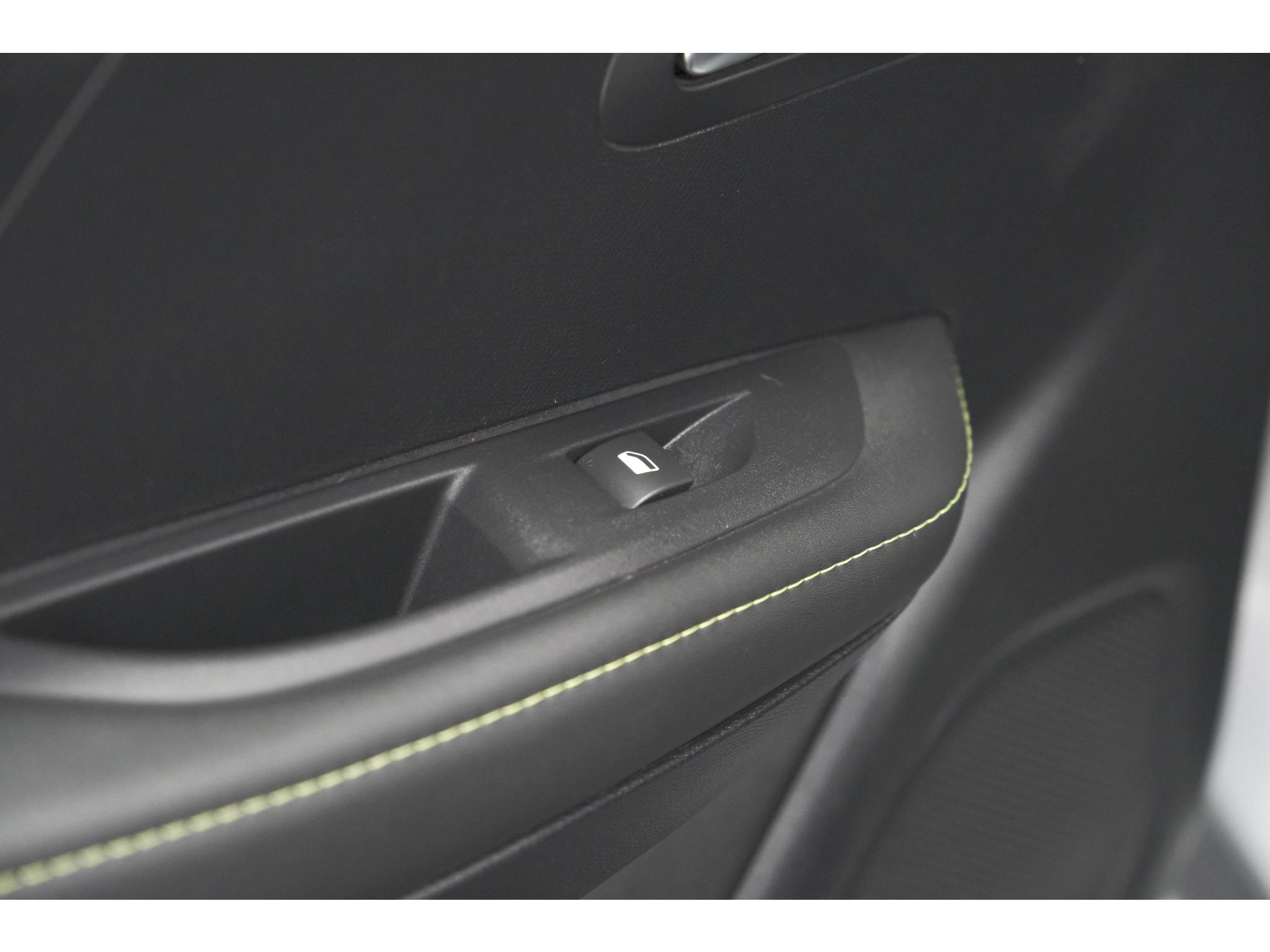 Peugeot 208 PureTech 131 EAT8 GT | Camera | Dodehoekdetectie | Navigatie | Carplay