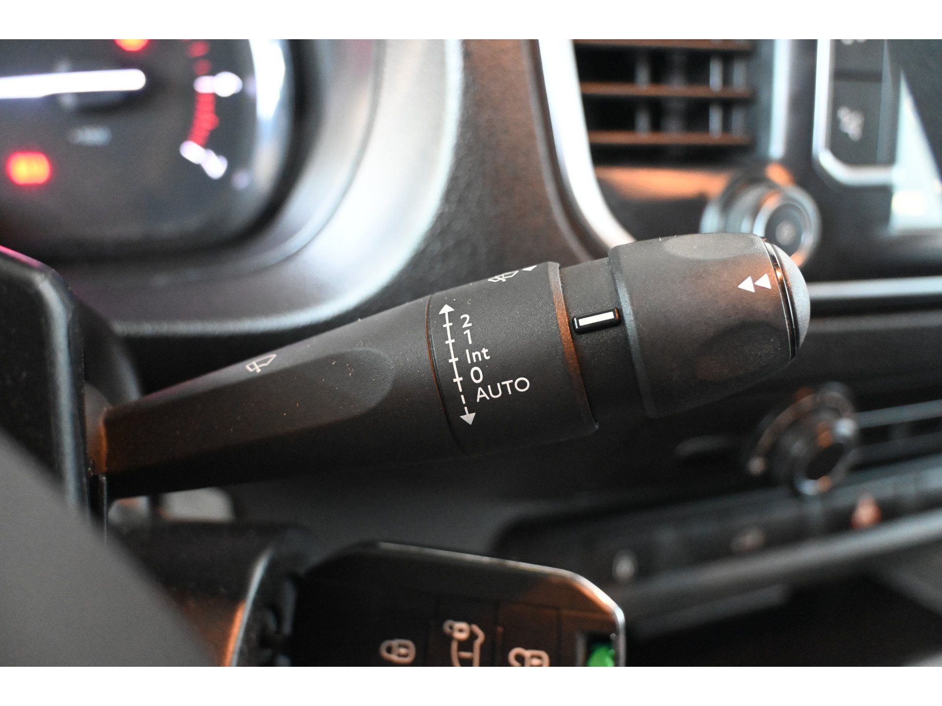 Opel Vivaro 1.5 CDTI L3H1 Edition 6 Persoons Airco Navigatie Trekhaak Cruise Control Rijklaarprijs! Inruil Mogelijk!