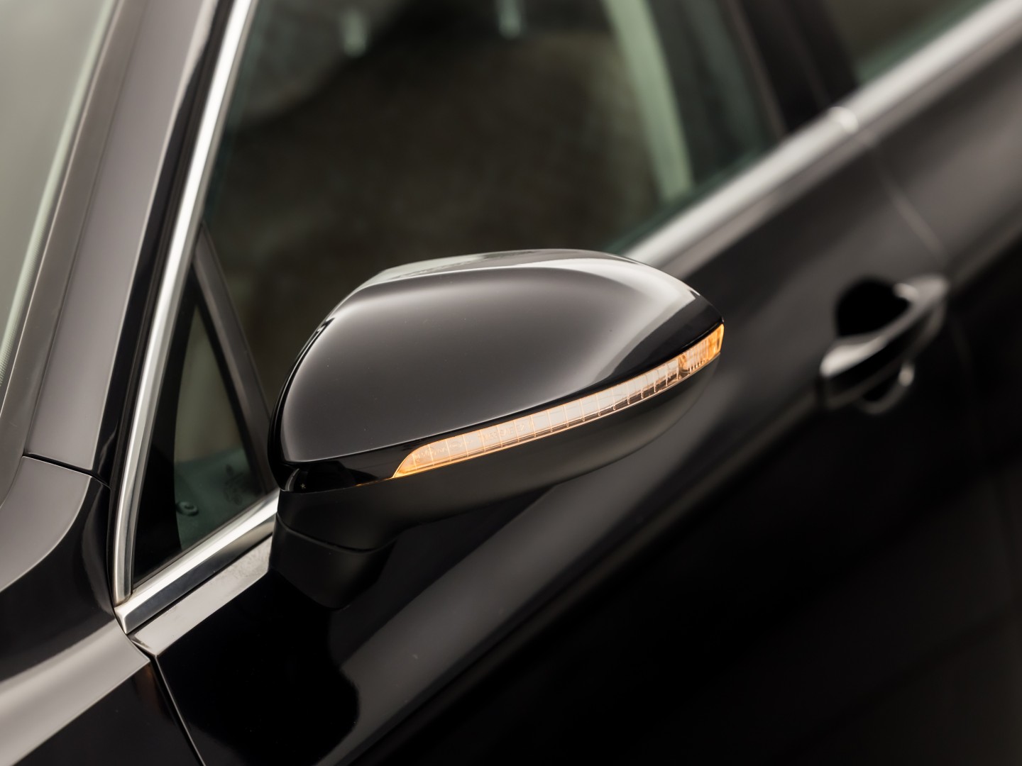 Volkswagen Passat Variant 1.4 TSI Sport (NAVIGATIE, CLIMATE, BRUIN LEDER, KEYLESS, PARKEERSENSOREN, SPORTSTOELEN, CRUISE, NIEUWE APK, NIEUWSTAAT)