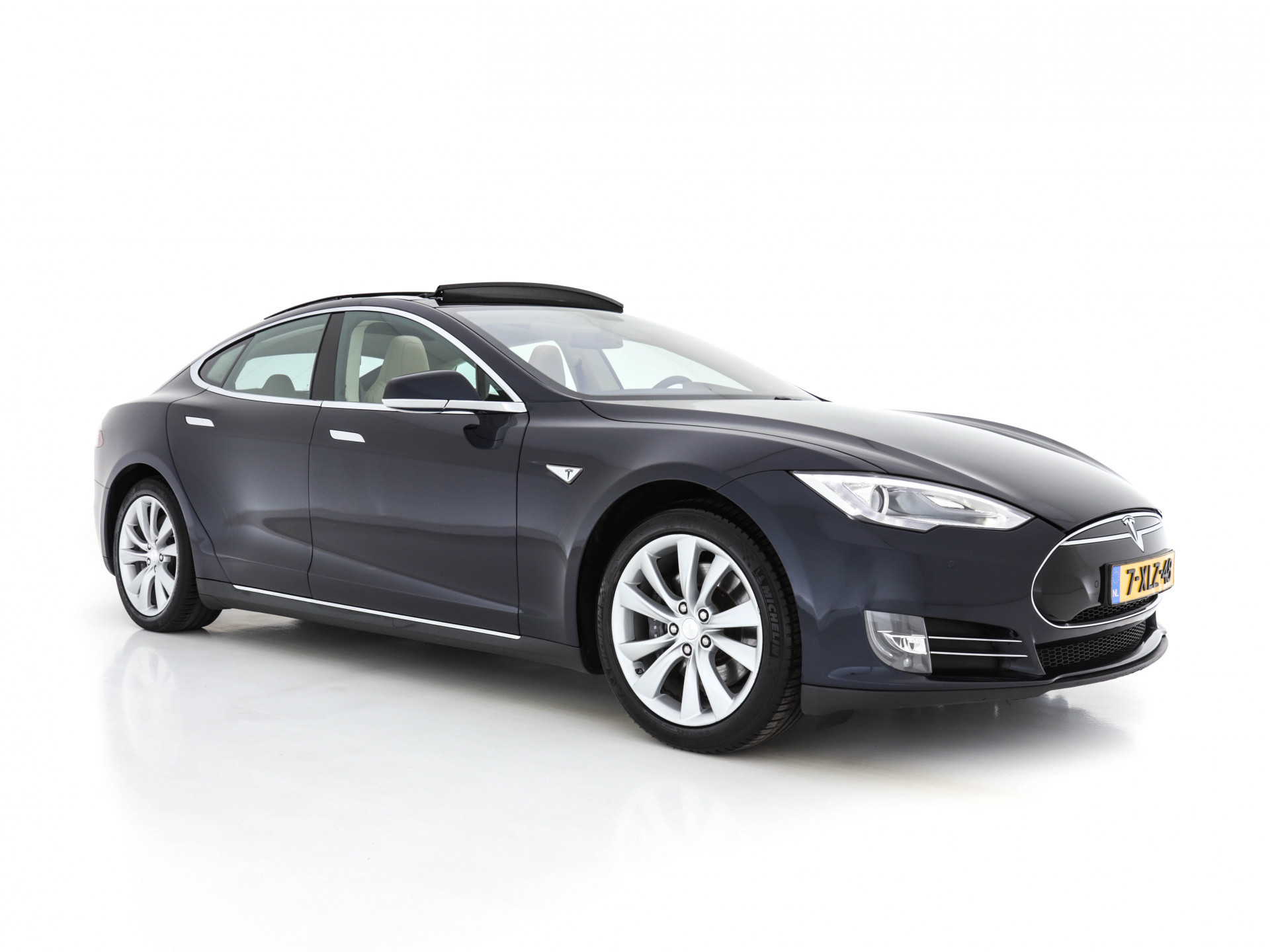 Tesla Model S 85 Base [ 3-Fase ] (INCL-BTW) *PANO | KEYLESS | LEATHER | NAVI-FULLMAP | FULL-LED | CAMERA | DAB | CRUISE | HEATED-COMFORTSEATS | ECC | PDC | WOODEN-INLAY | DIGI-COCKPIT | MEMORY-PACK |  19"ALU*