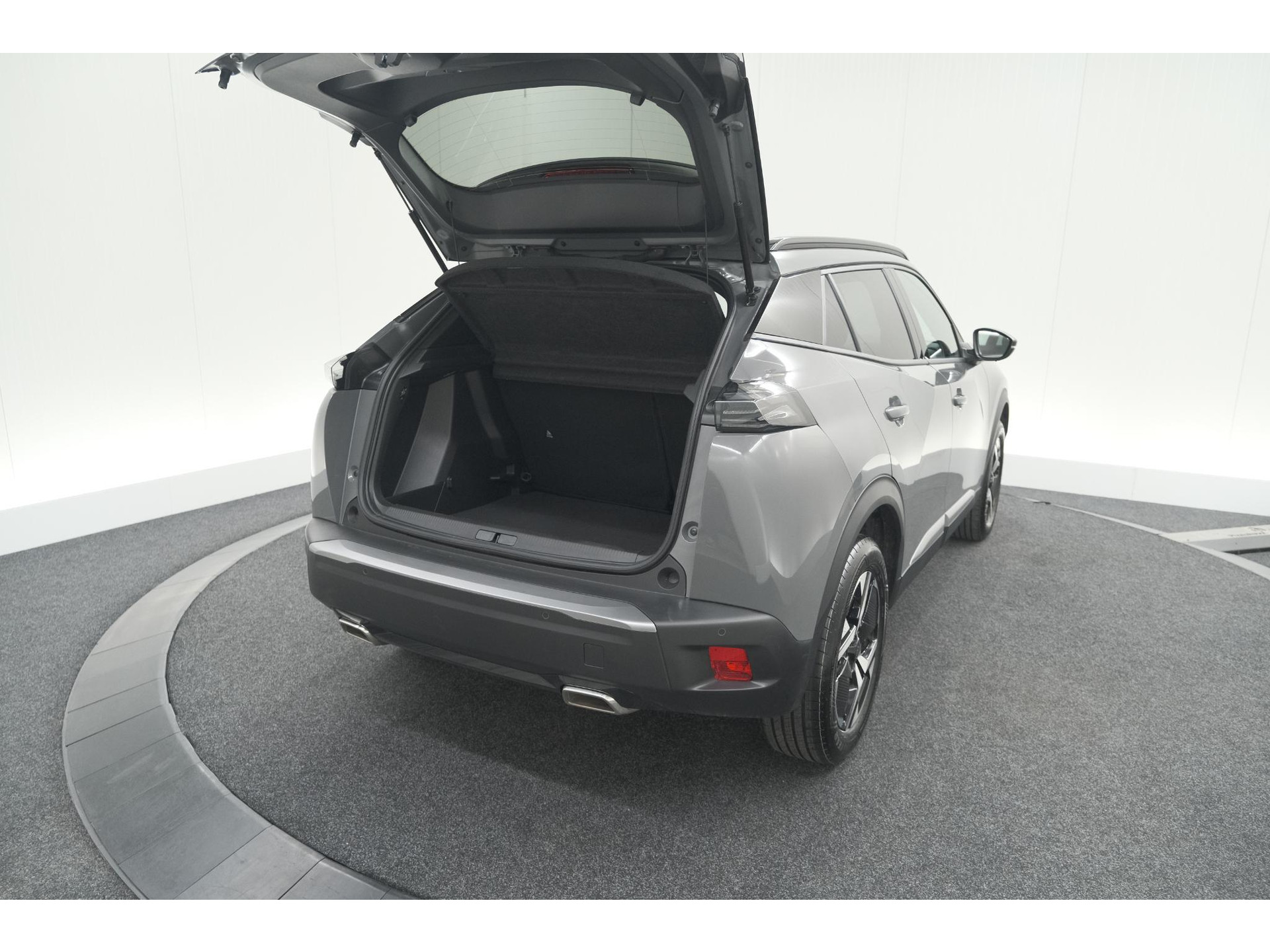 Peugeot 2008 PureTech 130 EAT8 Allure | 100% Benzine | Parkeersensoren Voor + Achter | Apple CarPlay | Climate Control