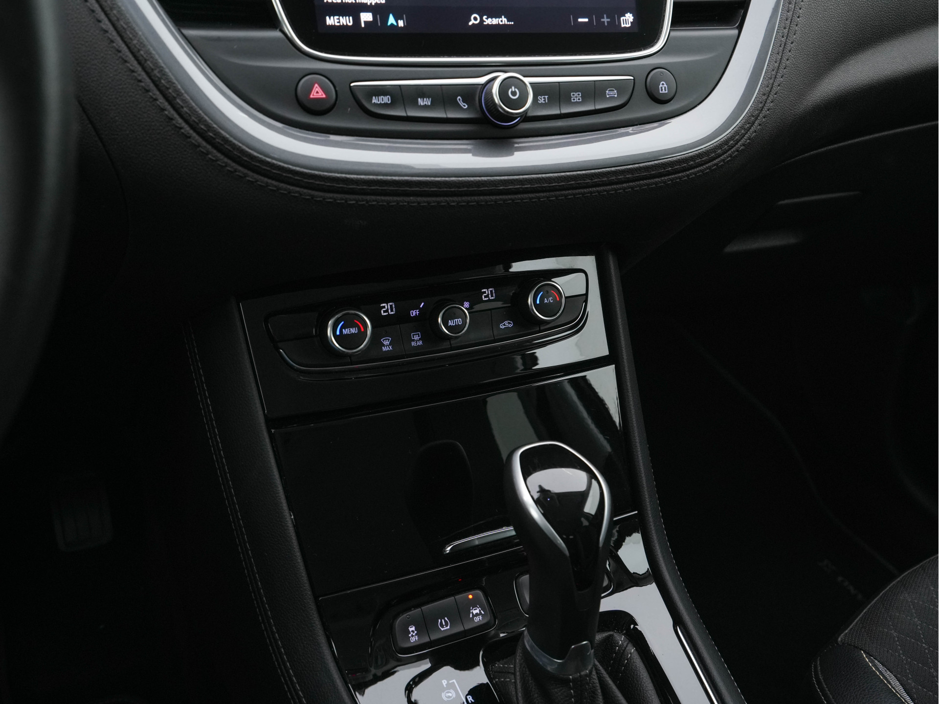 Opel Grandland X 1.2 Turbo Business Executive (INCL-BTW) Aut. *LEATHER-MICORFIBRE | FULL-LED | NAVI-FULLMAP | BLIND-SPOT | KEYLESS | CAMERA | SPORT-SEATS | DAB+ | LANE-ASSIST | PRIVACY-GLASS | TOWBAR | 17''ALU*