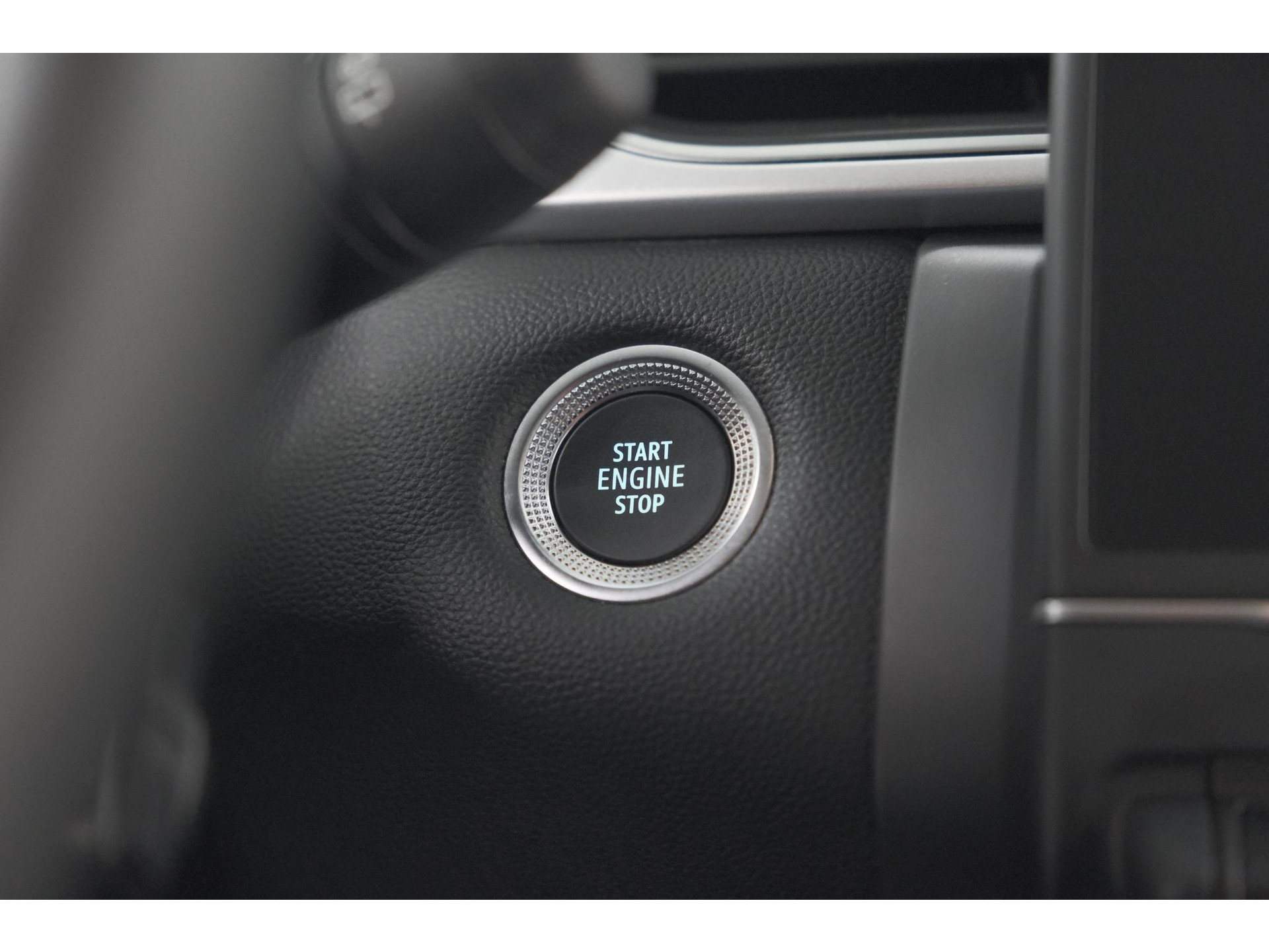 Renault Captur 1.6 E-Tech Hybrid 145 Techno | Pack Parking | Camera | Navigatie | Apple CarPlay